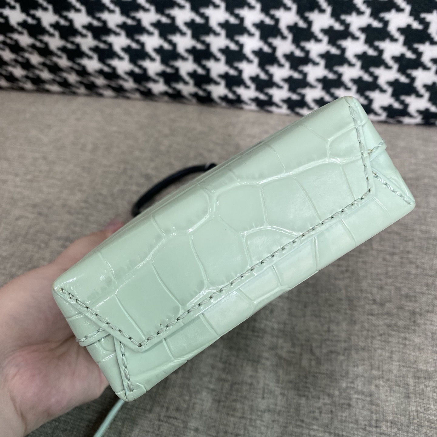 【預訂貨品】巴黎世家薄荷綠全皮鰐魚壓紋手機包