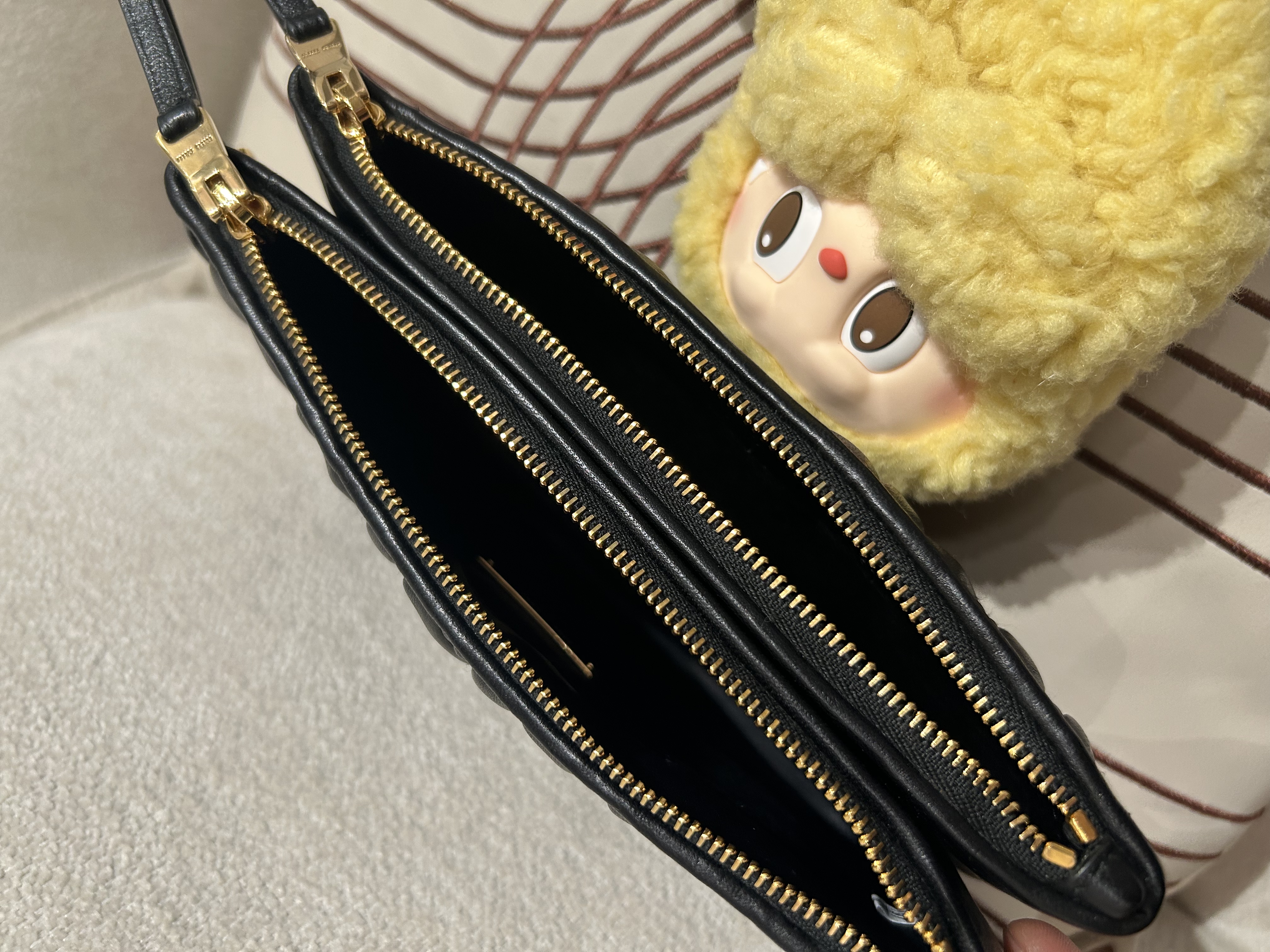 未使用品 Miu Miu 5BH057 Matelasse crossbody bag  100%Authentic,unused ✅Certificate ✅Dust bag 