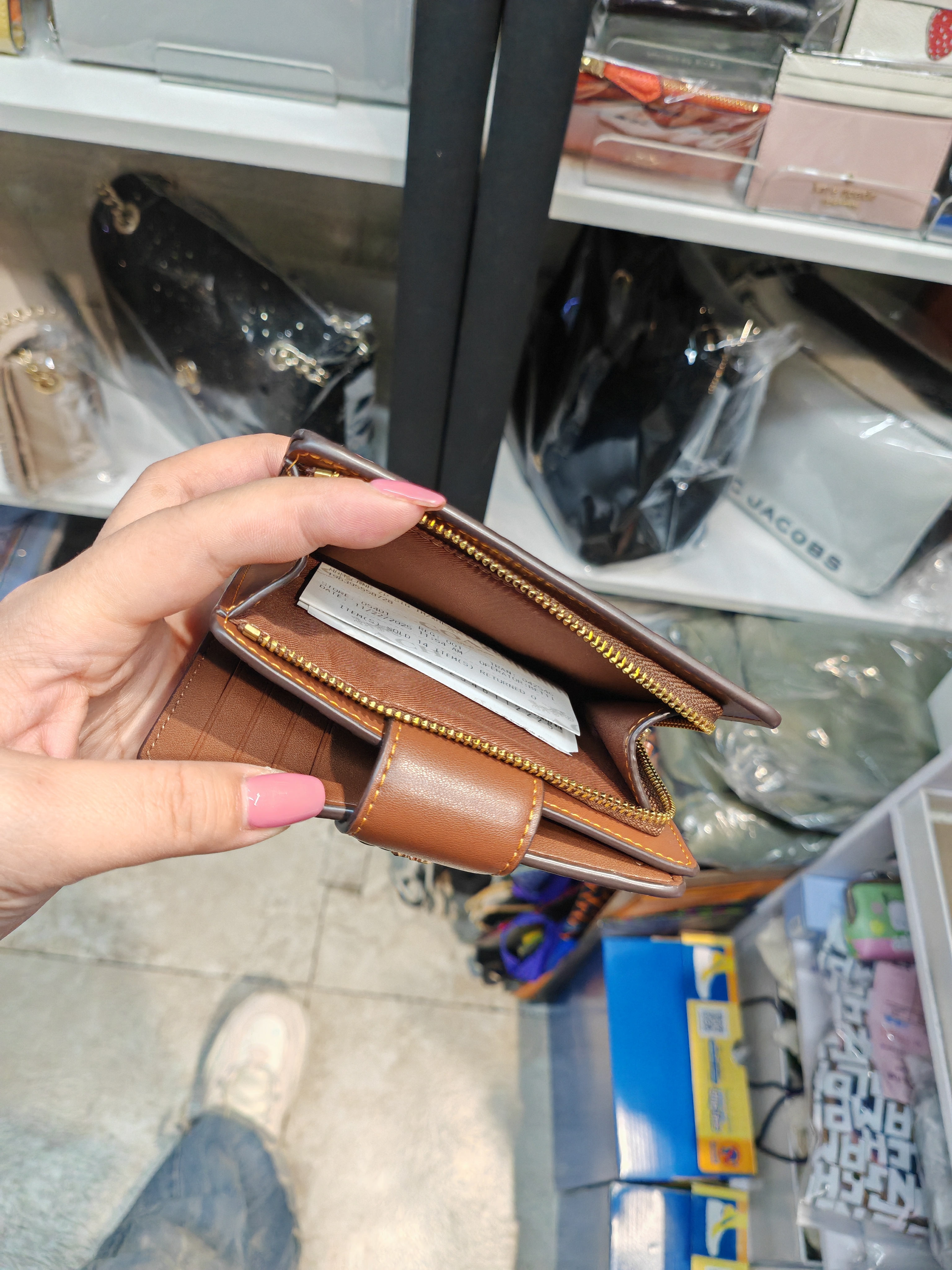 香港現貨-Coach medium wallet 啡