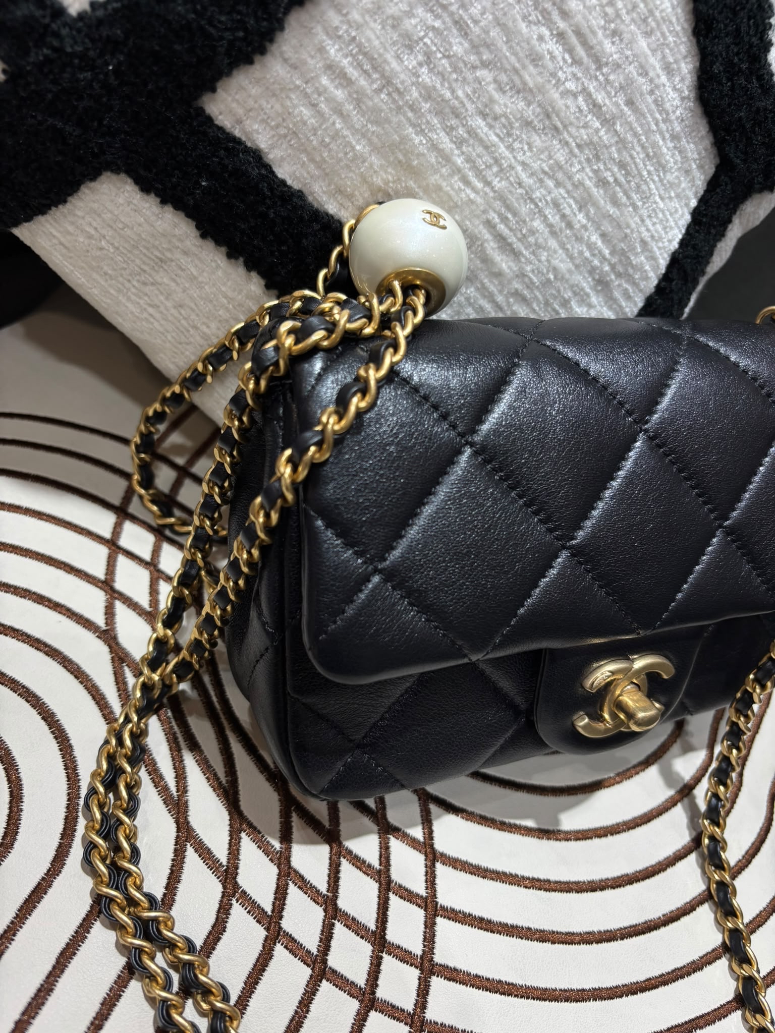 未使用品Chanel Mini Flap with Adjustable Pearls Chain 24S 雙球珍珠調節球 AS4868, 100%Authentic,Unused ✅晶片✅Dust bag✅Box