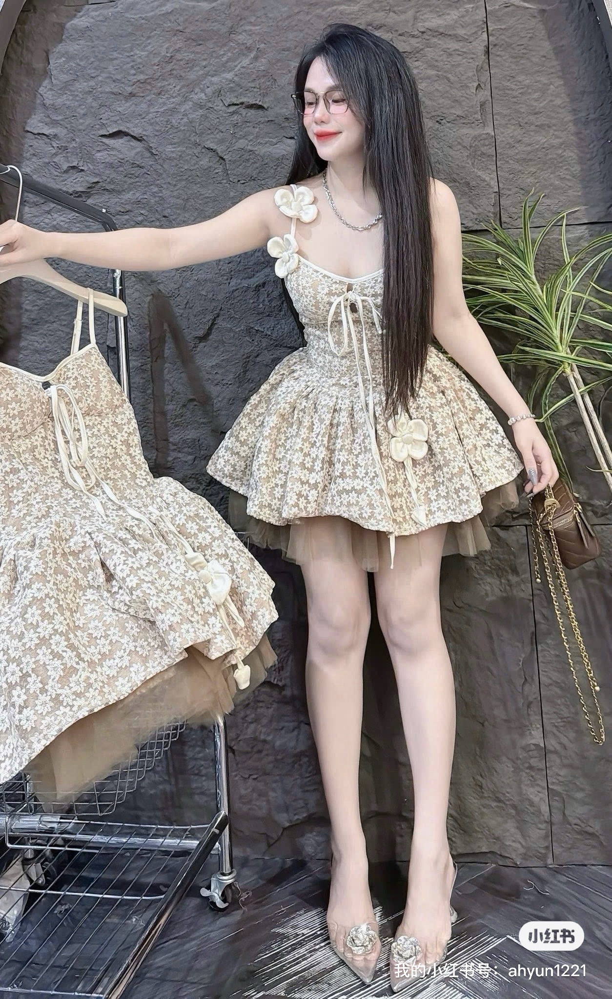 卉貼花束身迷你連身裙