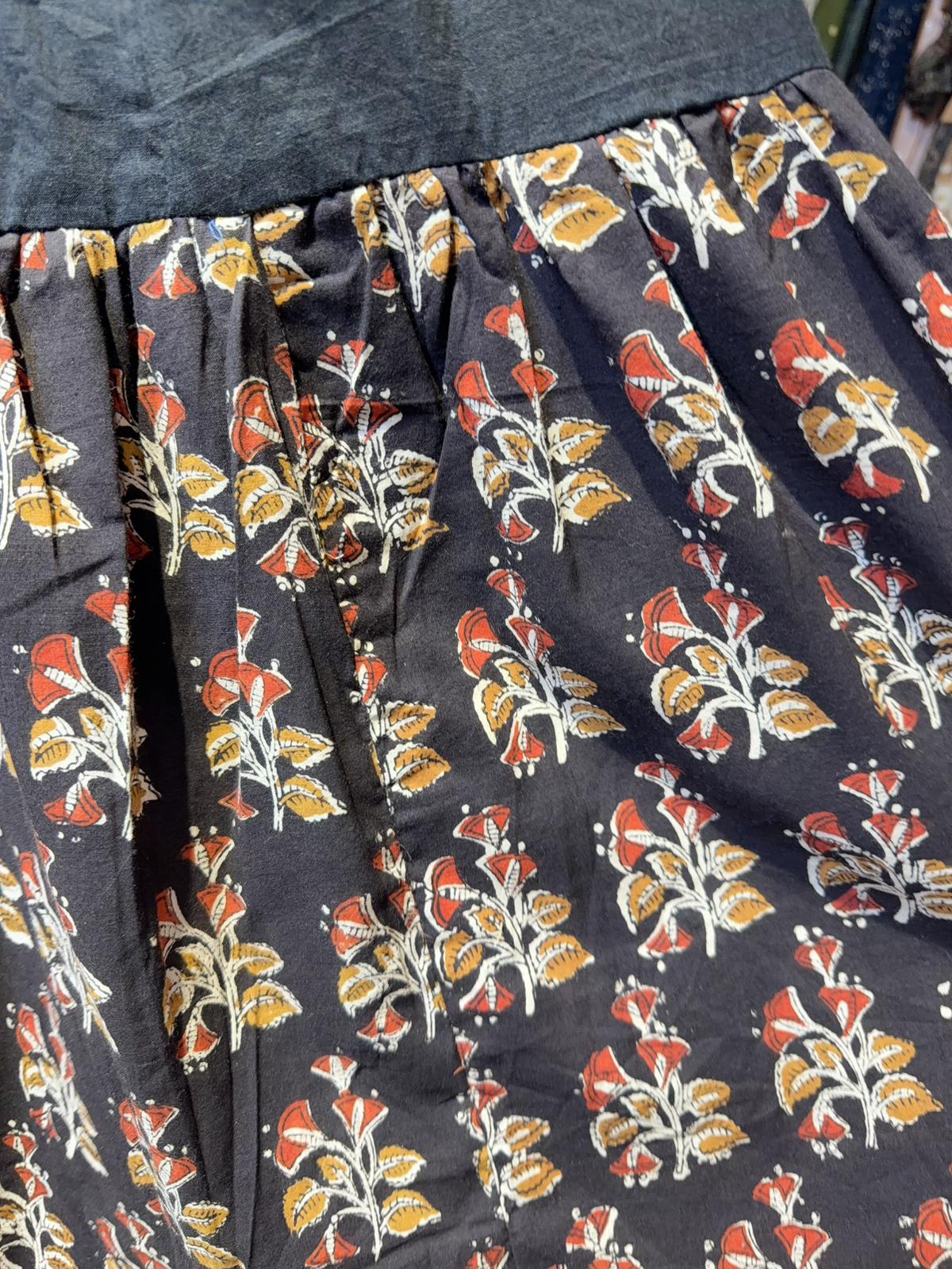 Simple Black x Floral Block Print Edge Sleeveless OP 51" #1354