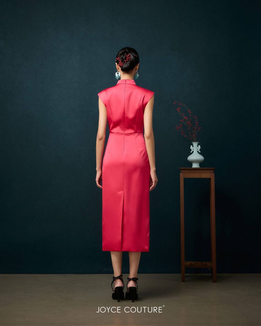 现代旗袍后开叉 D0365