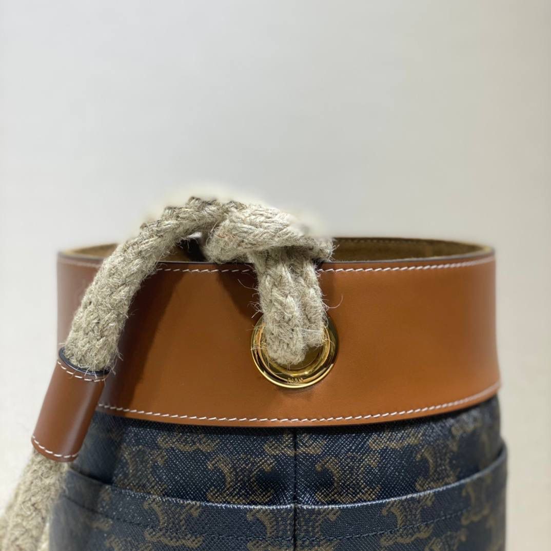 🔥大货实拍图 𝗖𝗘𝗟𝗜𝗡𝗘♥𝗕𝗨𝗖𝗞𝗘𝗧 𝗖𝗢𝗥𝗗𝗘麻绳水桶包 编号：196272 尺寸：19*23*19cm