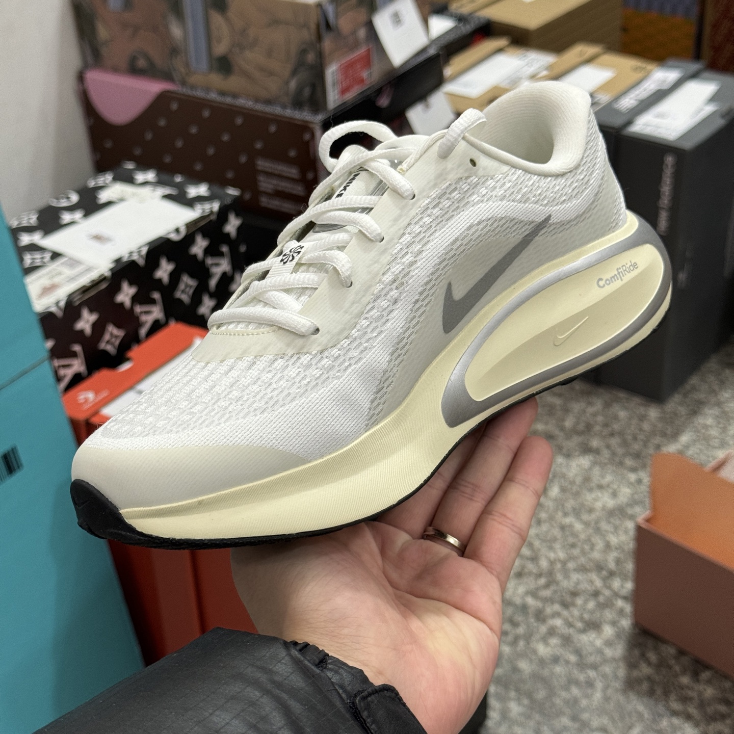 Nike Journey Run FN0228-104