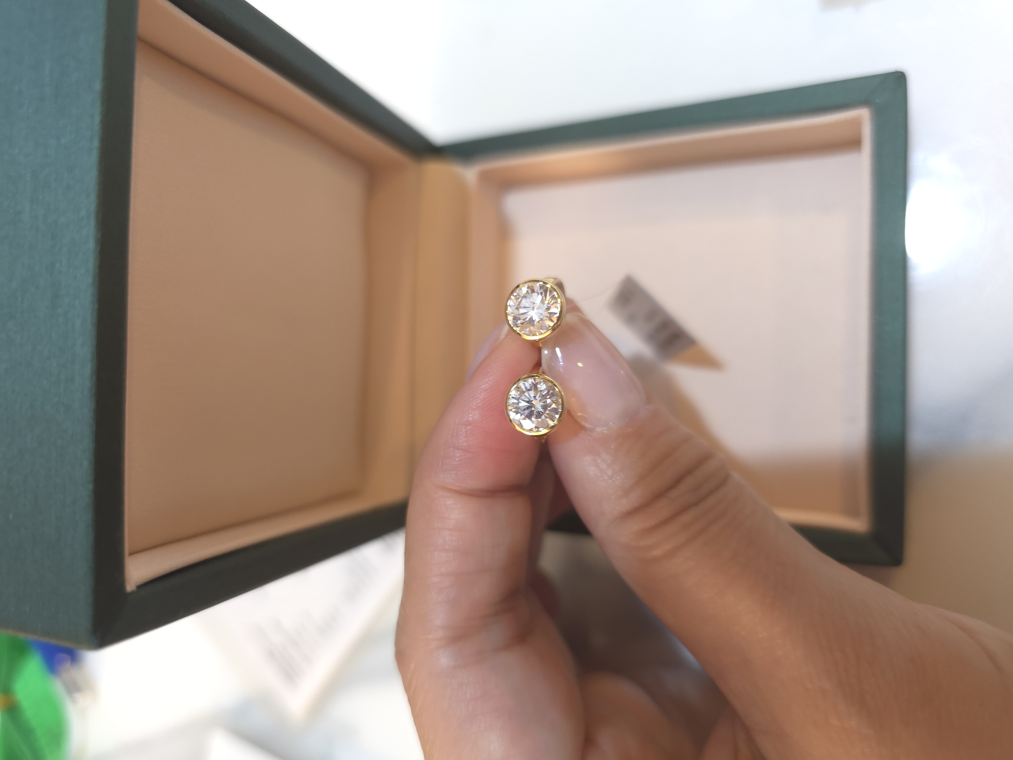 18K 培育鑽石耳圈 D2.02 G1.95 E/VS1