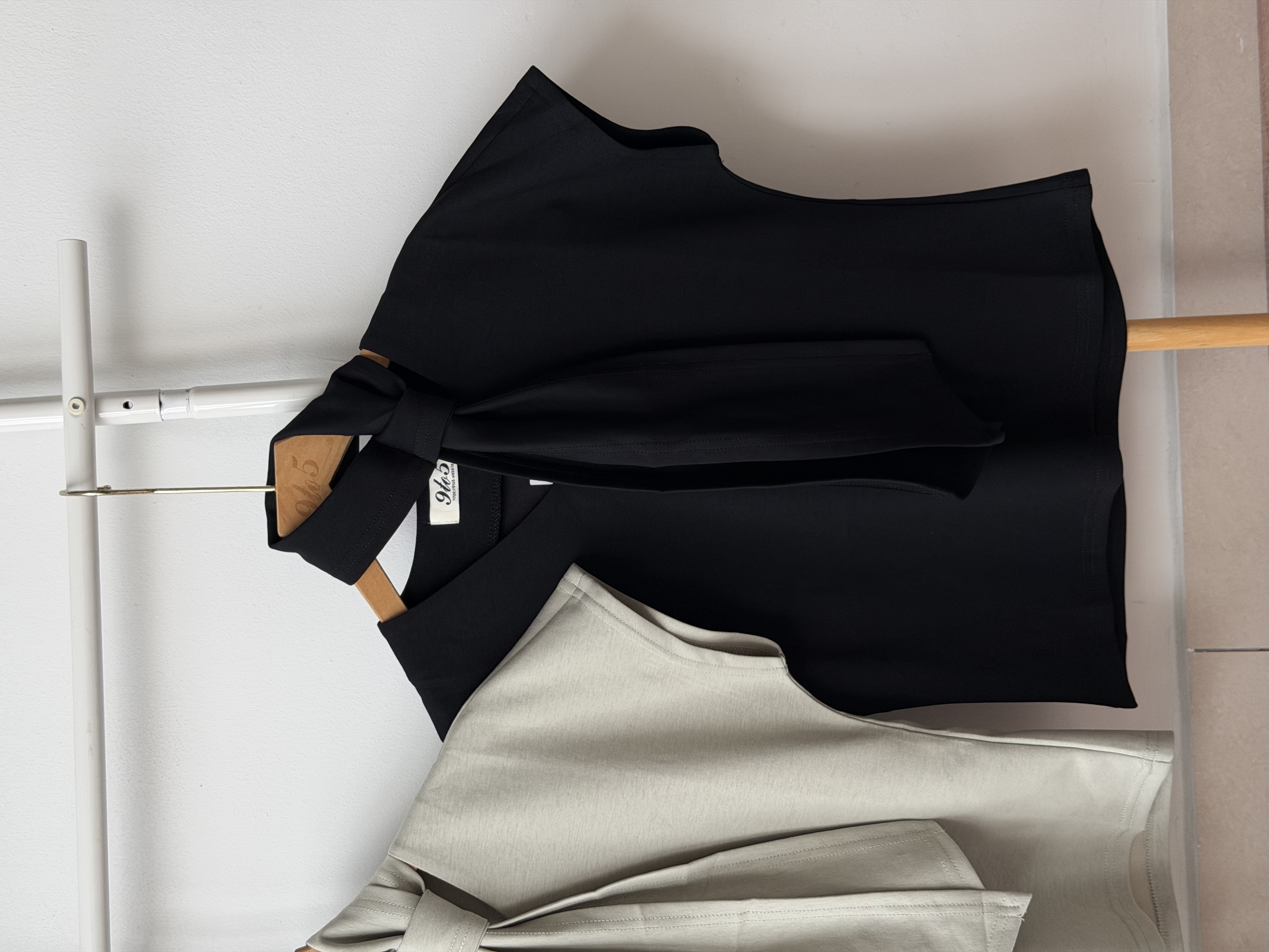 T4548 Butterfly Sleeve Top with scarf- 3 Colors 