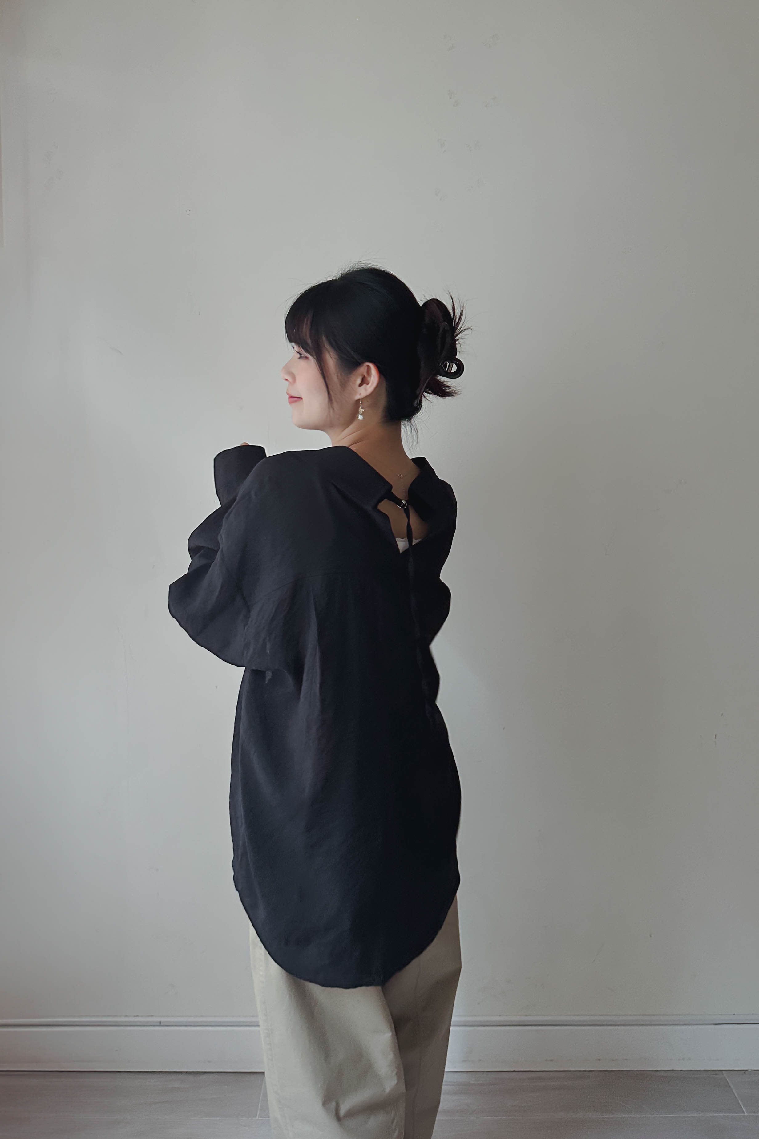 空氣感透膚後扣帶襯衫 (兩色入)