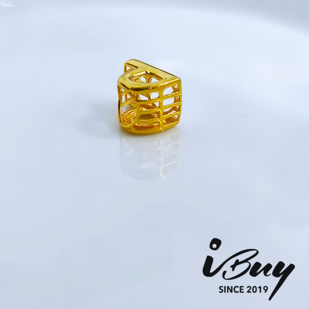916 GOLD P ALPHABET CHARM BEAD 916 金 P 字母串咀