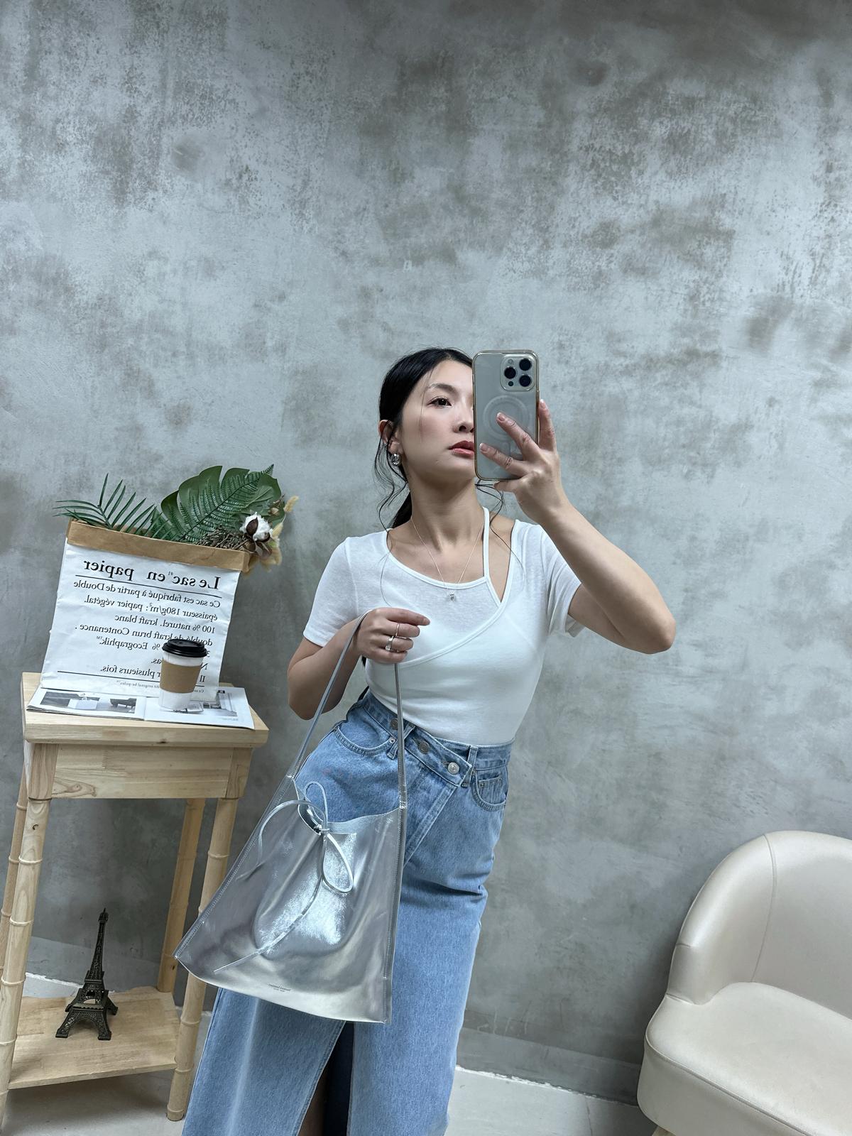 N11 設計感骨感Top