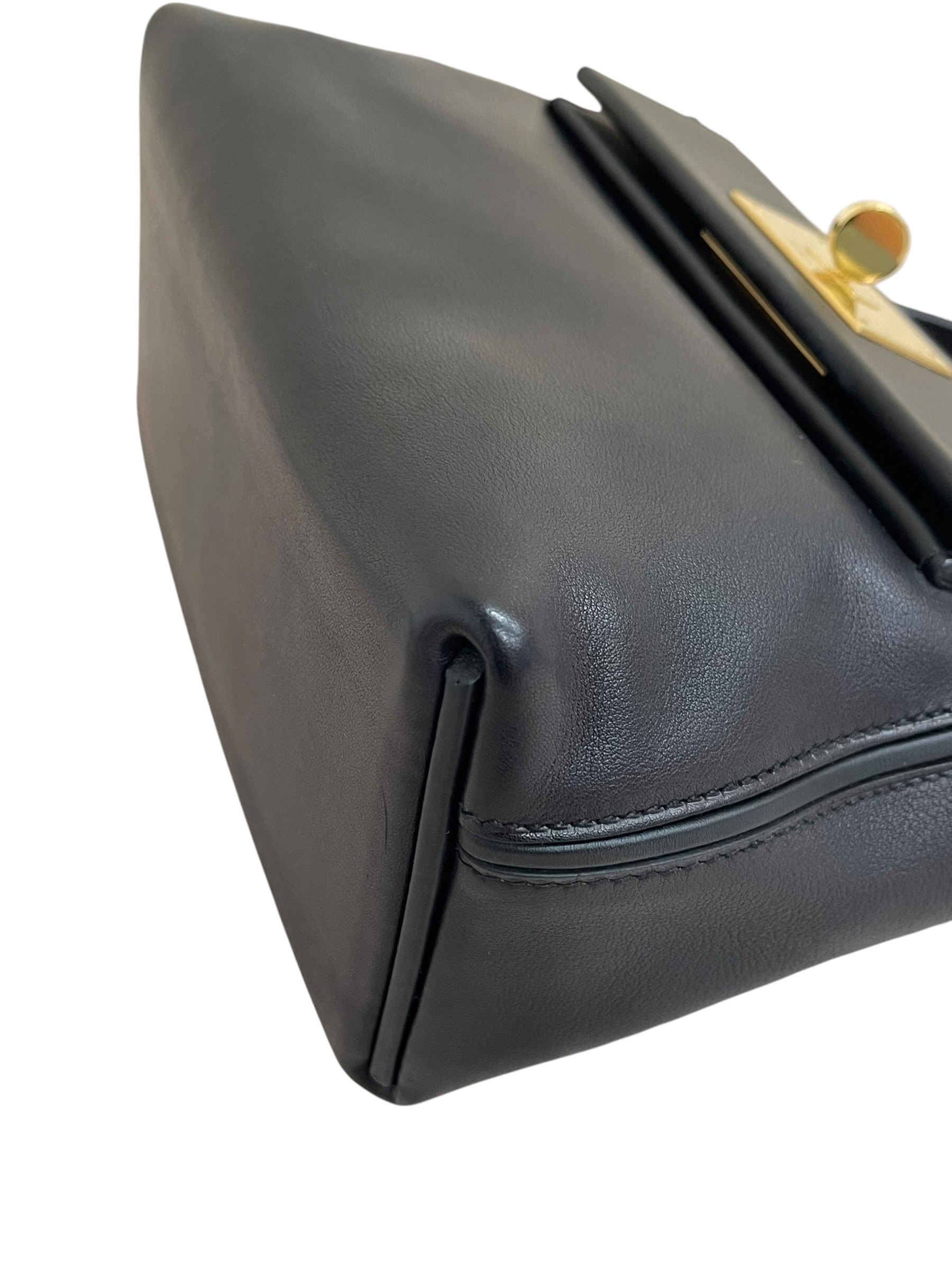 Pre-owned Hermes 2424 / Stamp W / Product Code: 063005
