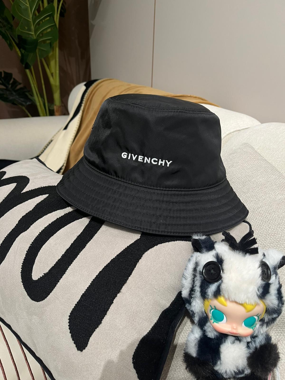 GIVENCHY BUCKET HAT NYLON 帽100%Authentic,UNUSED未使用品
