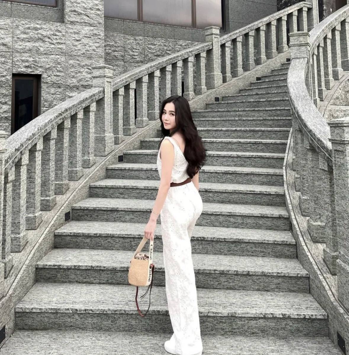 限時優惠✨訂貨❤️Chloe woody basket 🔖Color : White