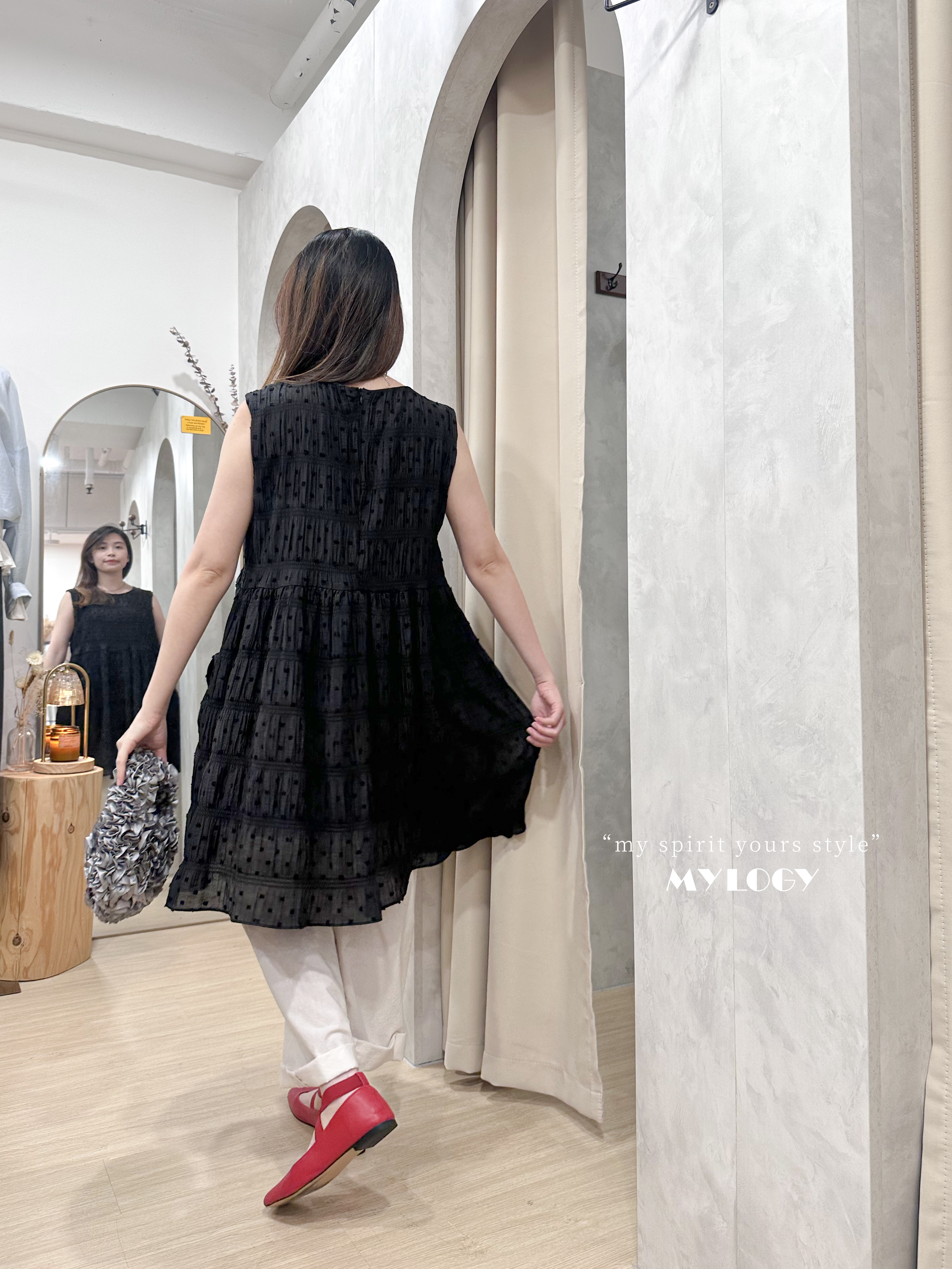 清涼小清新～日系提花點點連身裙 PO0001 - 黑色 Black