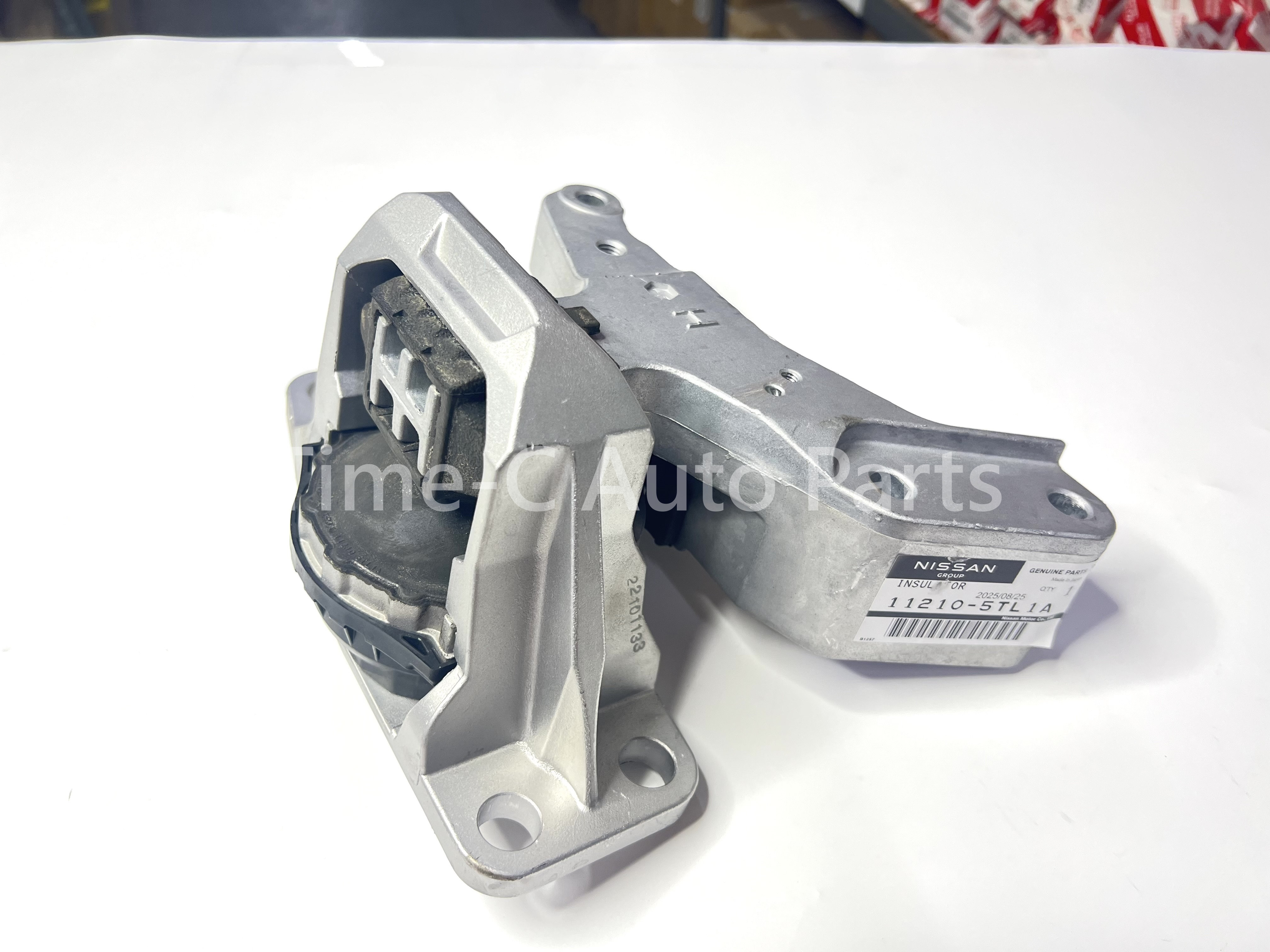 右機器膠 11210-5TL1A - Nissan Serena