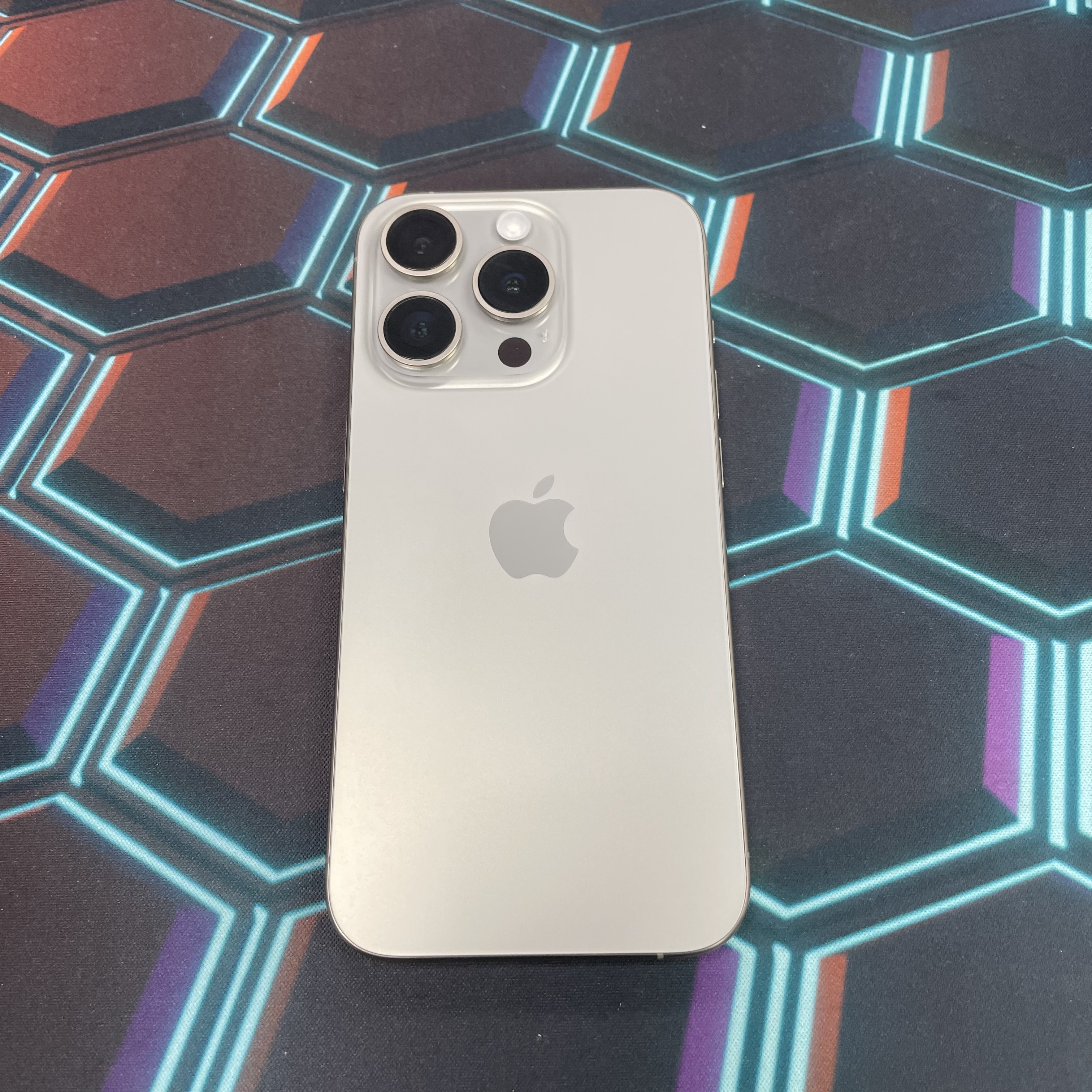 *7678 15 pro 完美機 256GB 電100 原色 gray