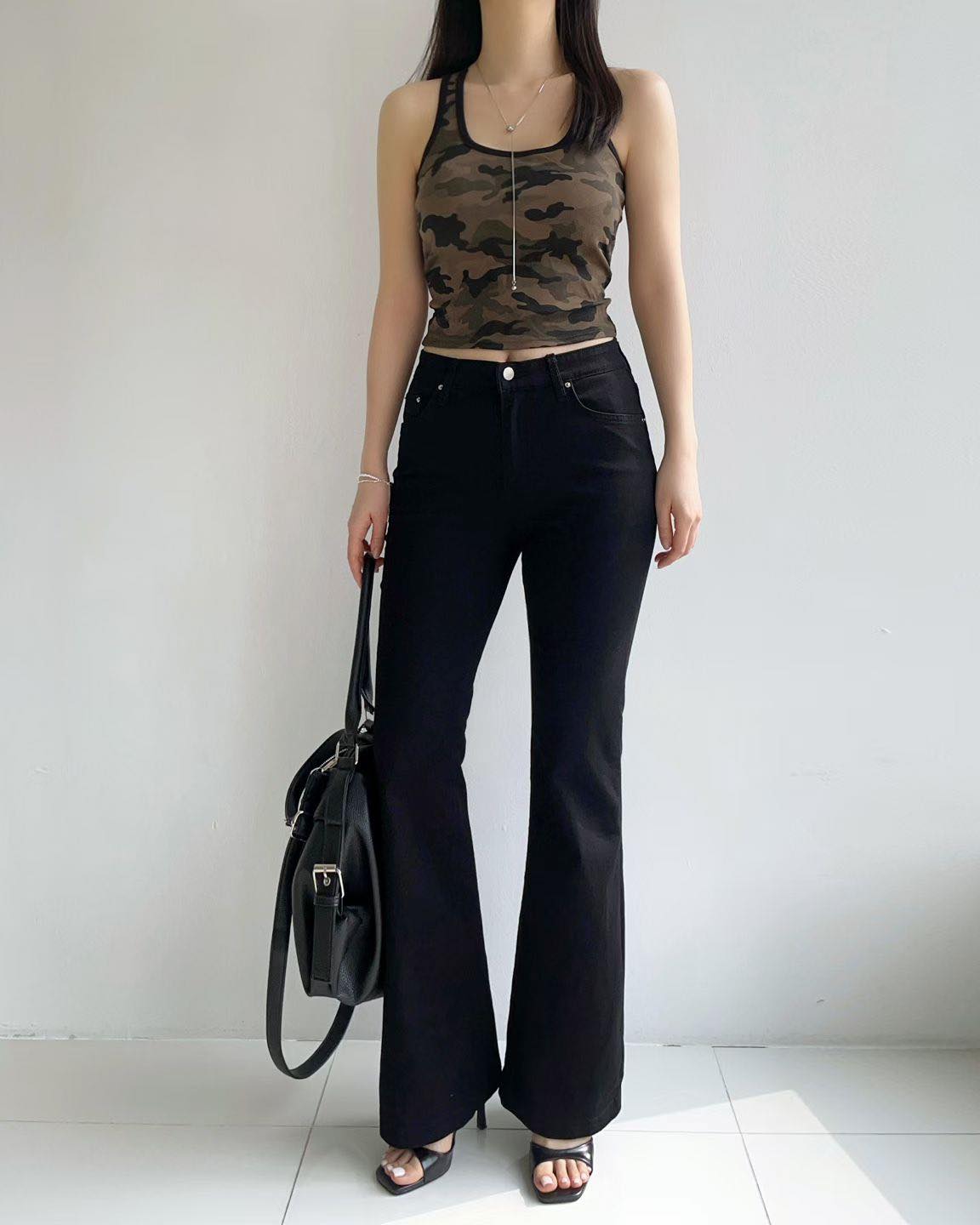 冰感黑色小喇叭褲