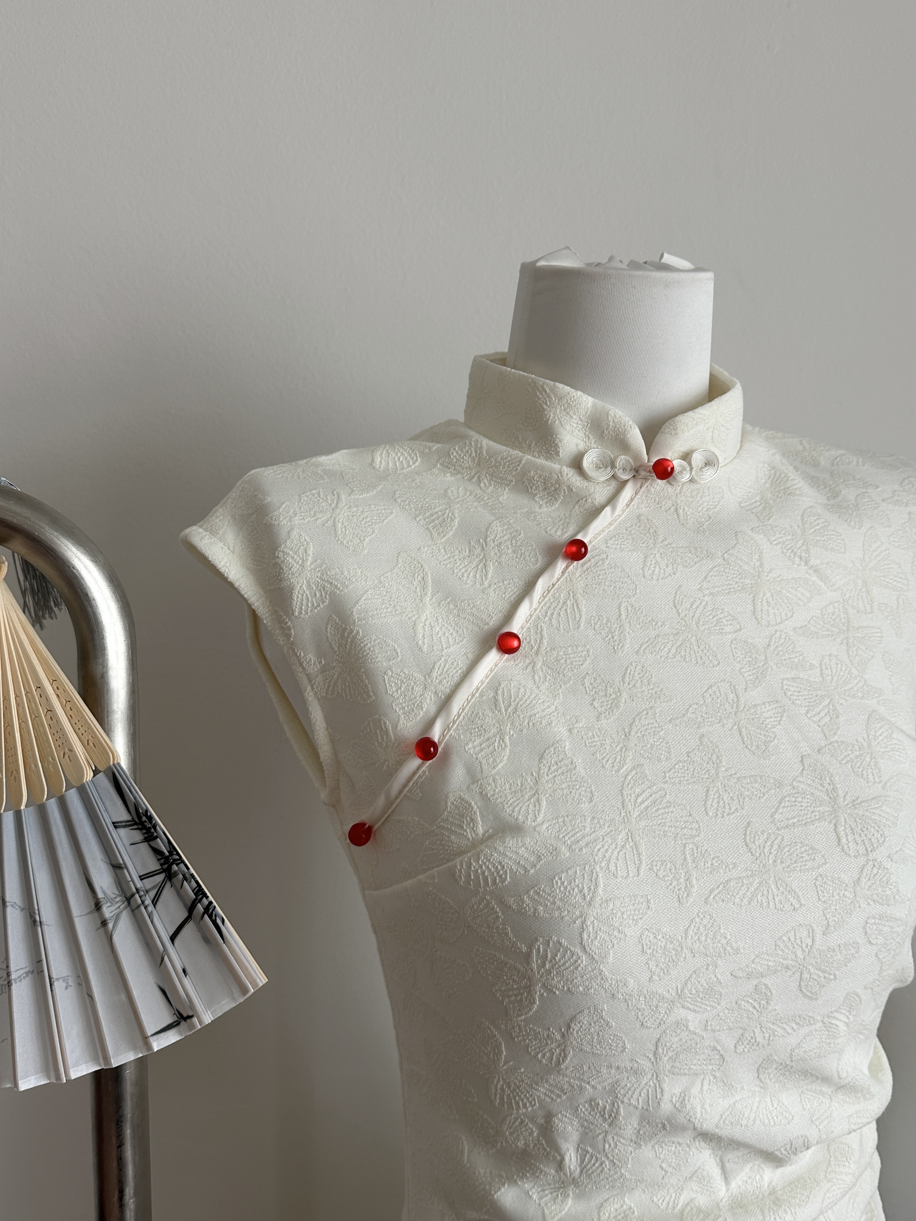 Jade Side-Slit Cheongsam | Cream