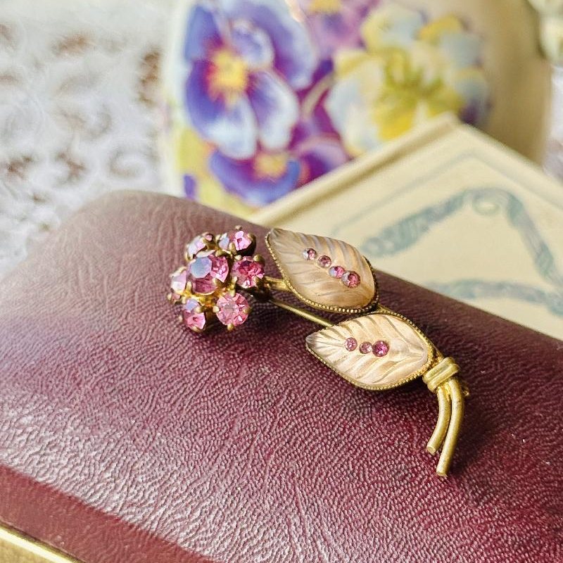 Vintage C.a. 1960s European Pink Rhinestone and Lucite Dainty Flower Brooch (NZ065)