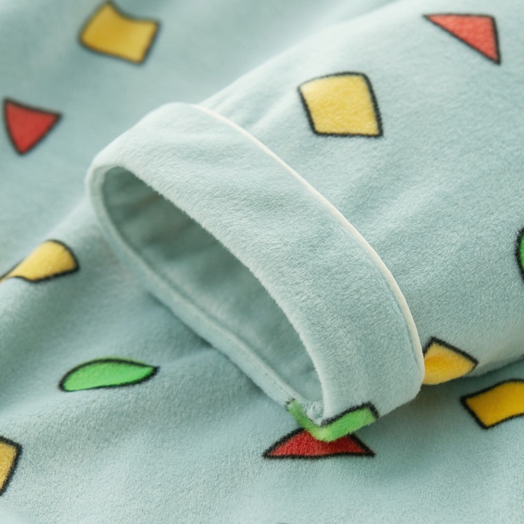 💚代購 台灣直送💚正版授權 蠟筆小新滿印絲絨長袖家居服上下套裝