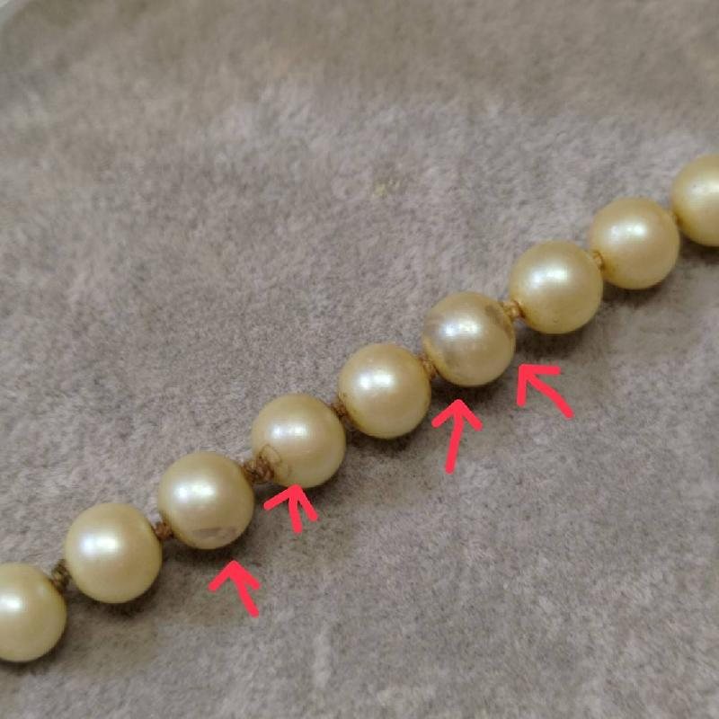 c.a. 1960s England Cream Yellow Glass Pearl Short Necklace (EC512)