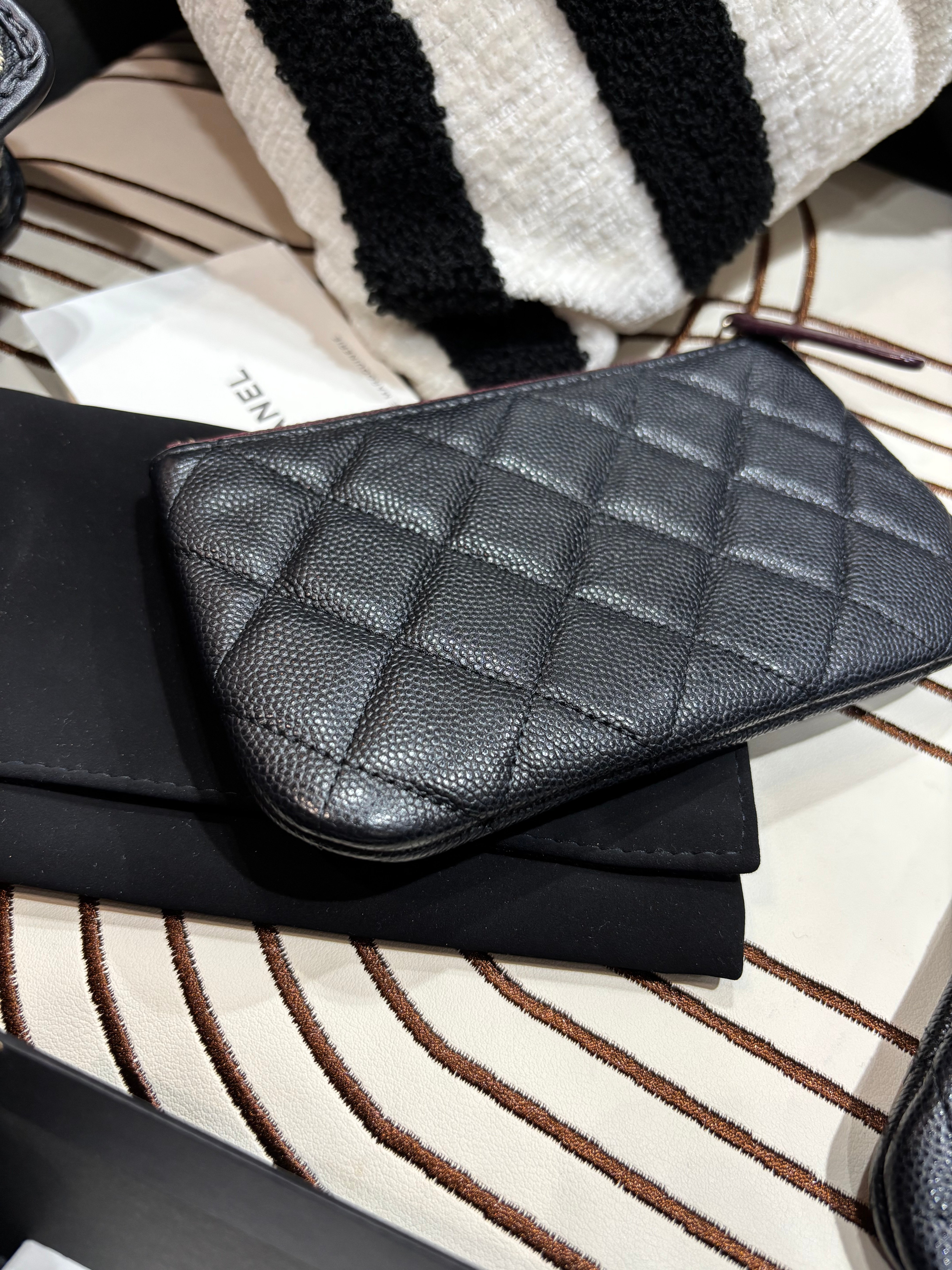 Chanel zip pouch o case 黑色荔枝牛皮金扣zip wallet 100%Authentic, 99%new ✅晶片✅Dust bag