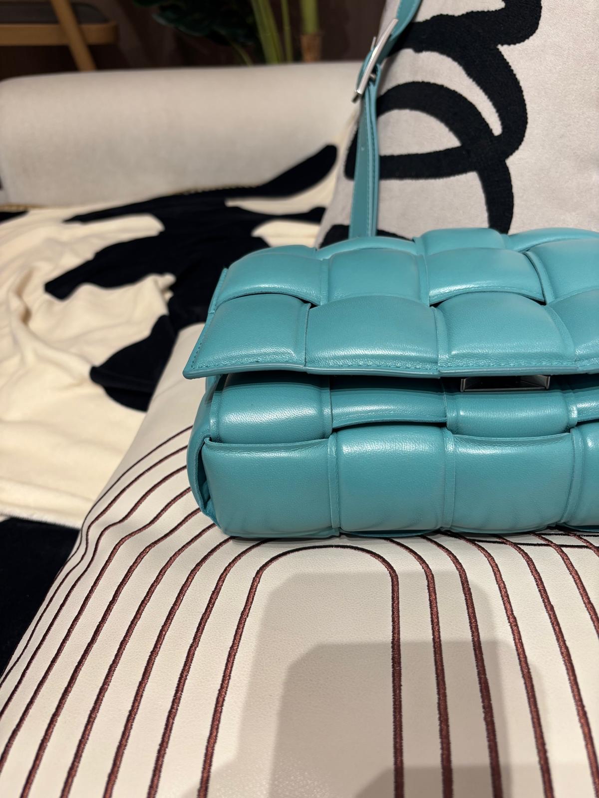未使用品 Bottega veneta BV padded cassette bag 100%Authentic ,Unused✅dust bag 