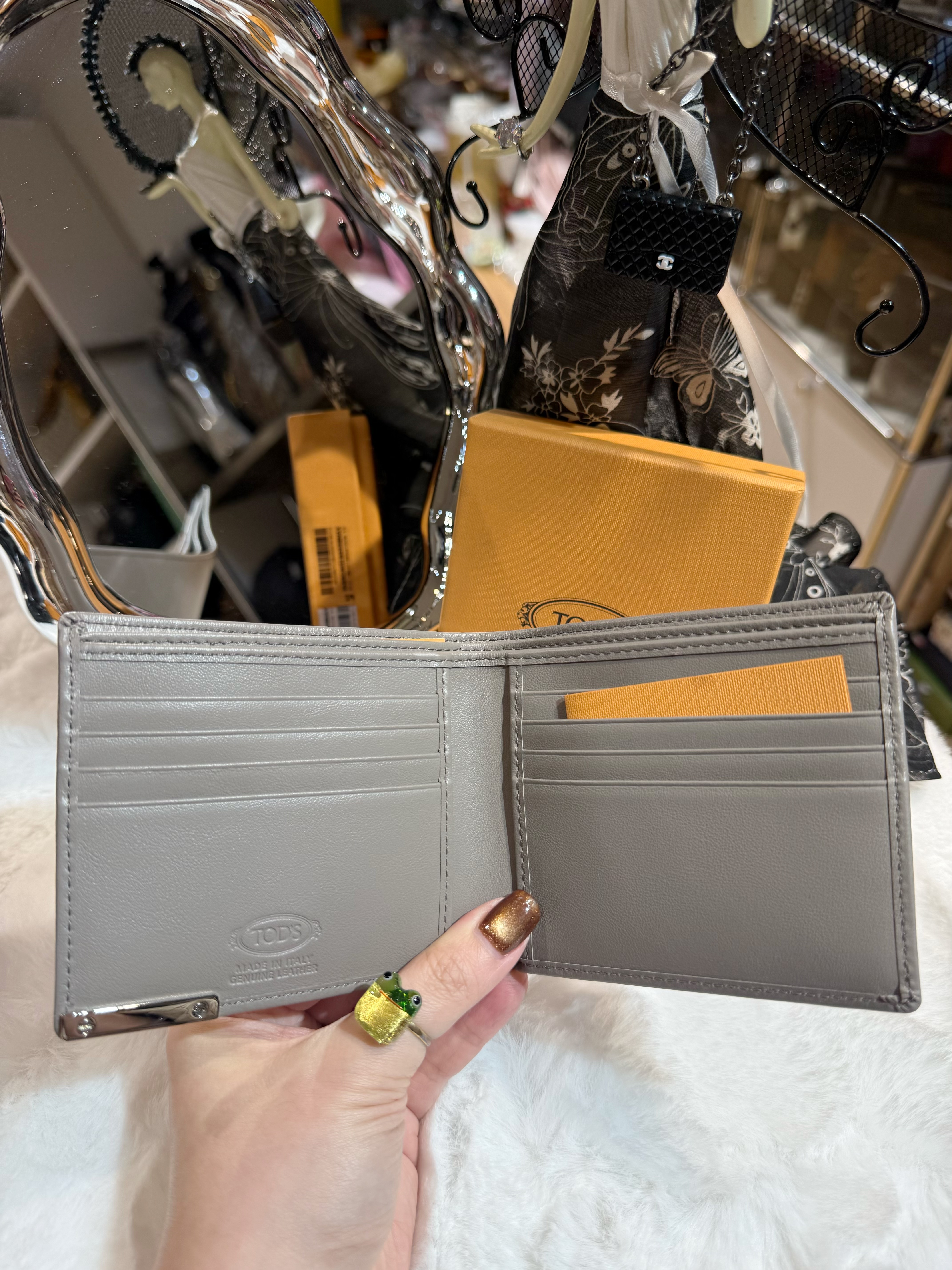 Tod’s bi fold wallet 738/grey