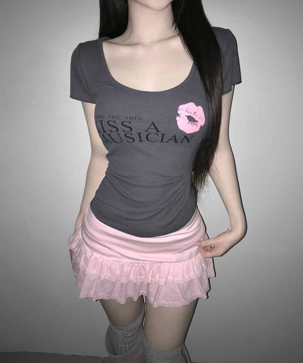 Graphic Scoop Neck Slim-Fit Top
