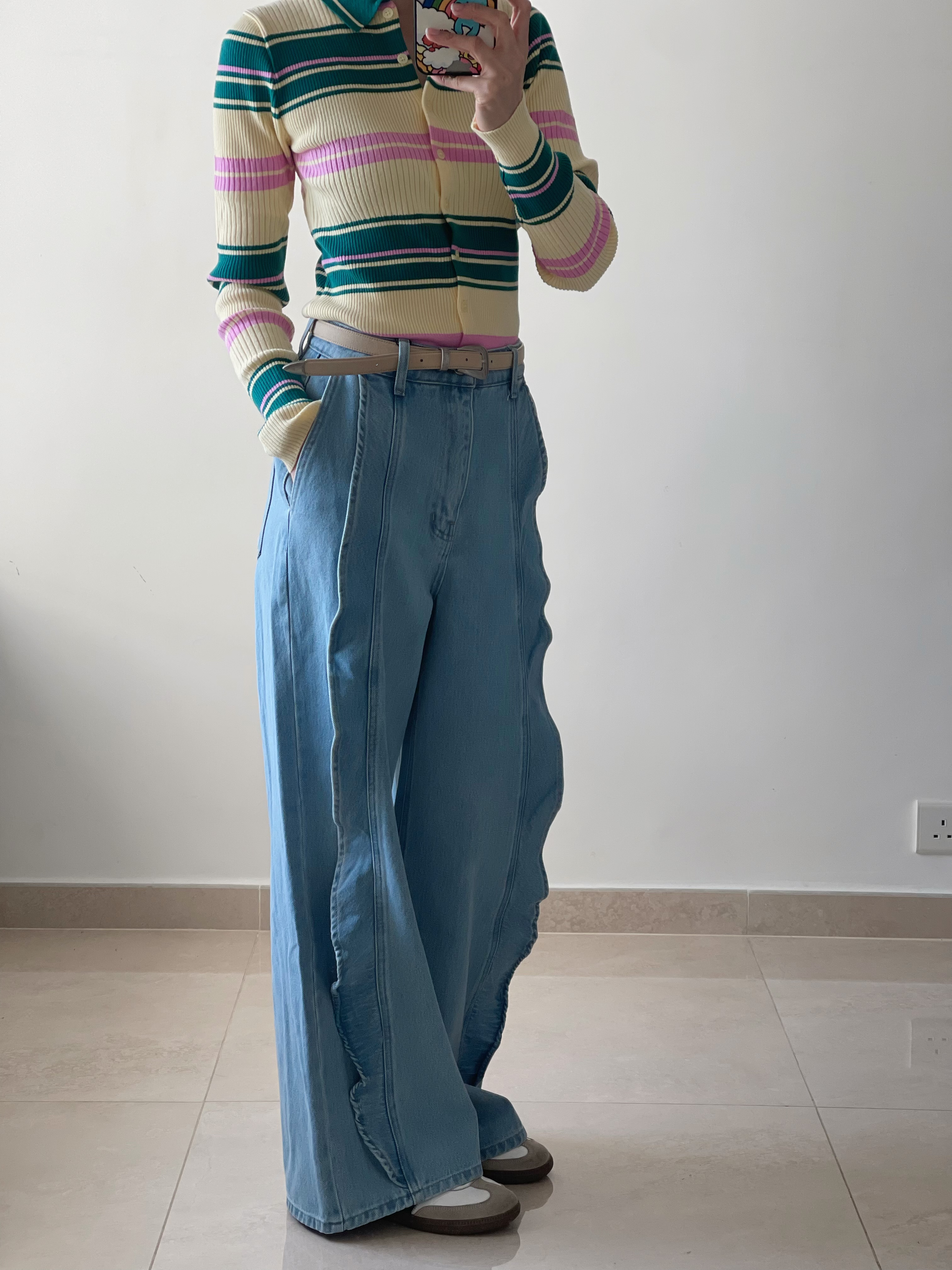 Stylish ruffle wide jeans 