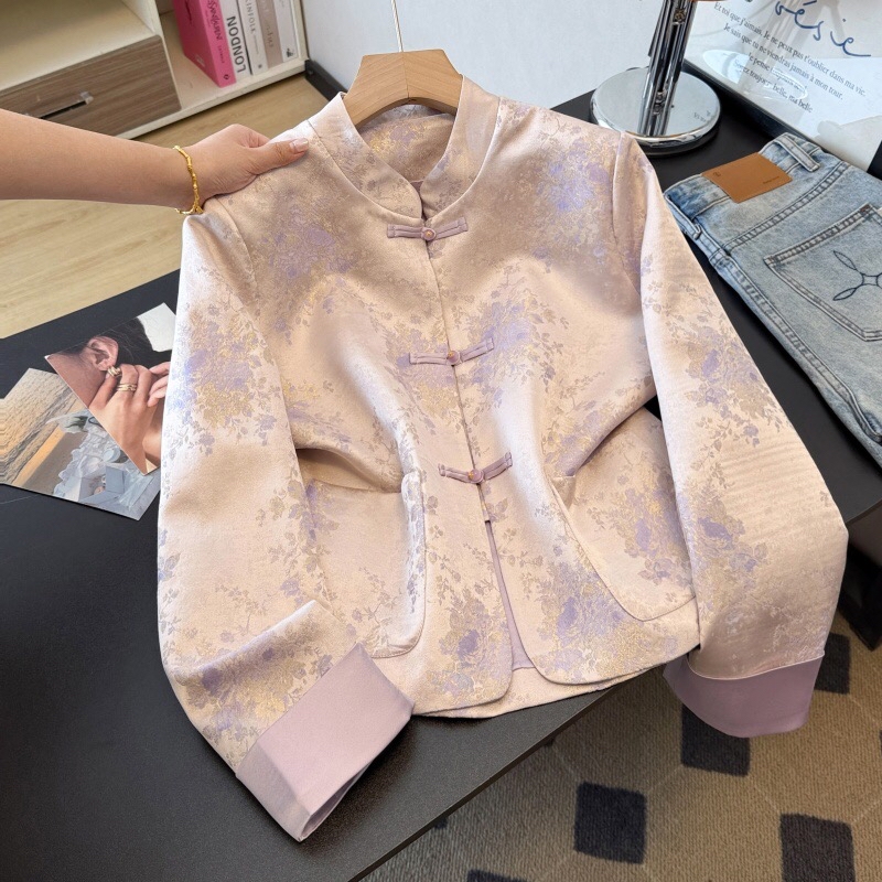 B300(0159) 新中式气质碎花前排盘扣双口袋粉紫外套上衣