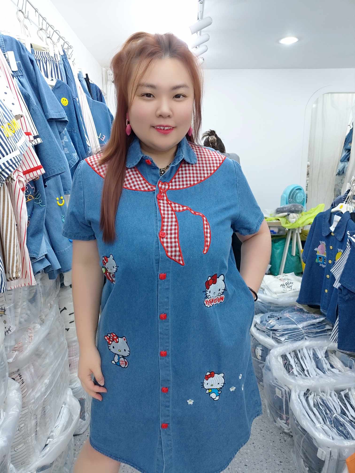 ENE12 海军风凯蒂刺绣牛仔连身裙 (胸围 100-120CM)