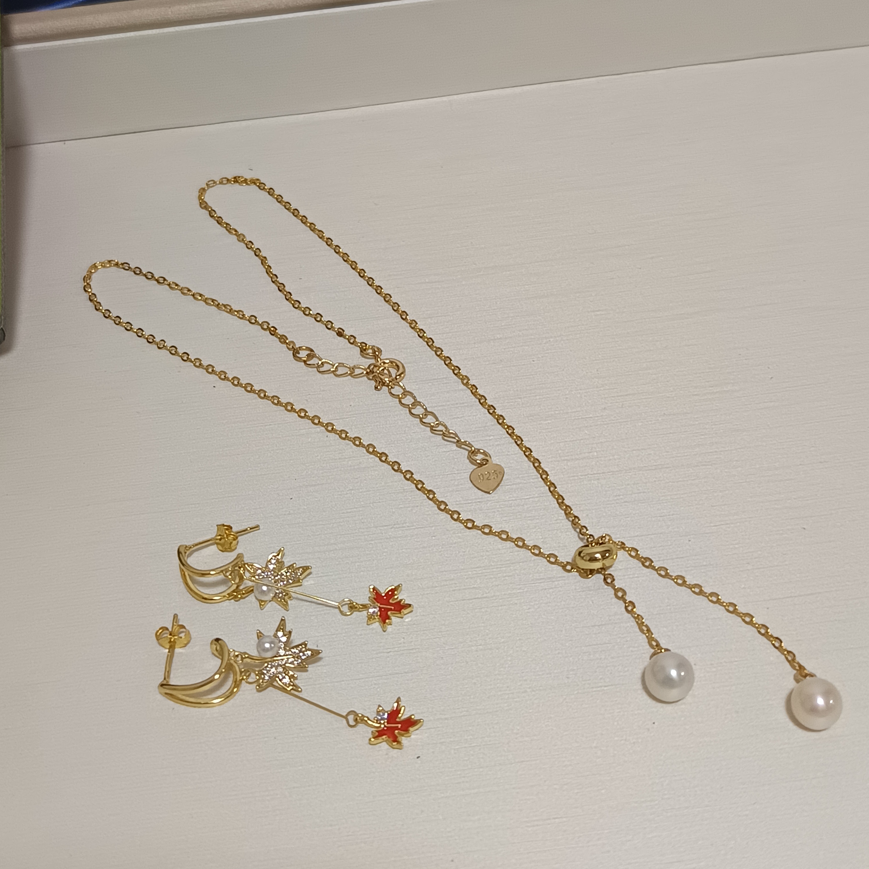 特價品‼️近正圓極強光淡水珍珠雙珠鍊+s925銀針楓葉耳環