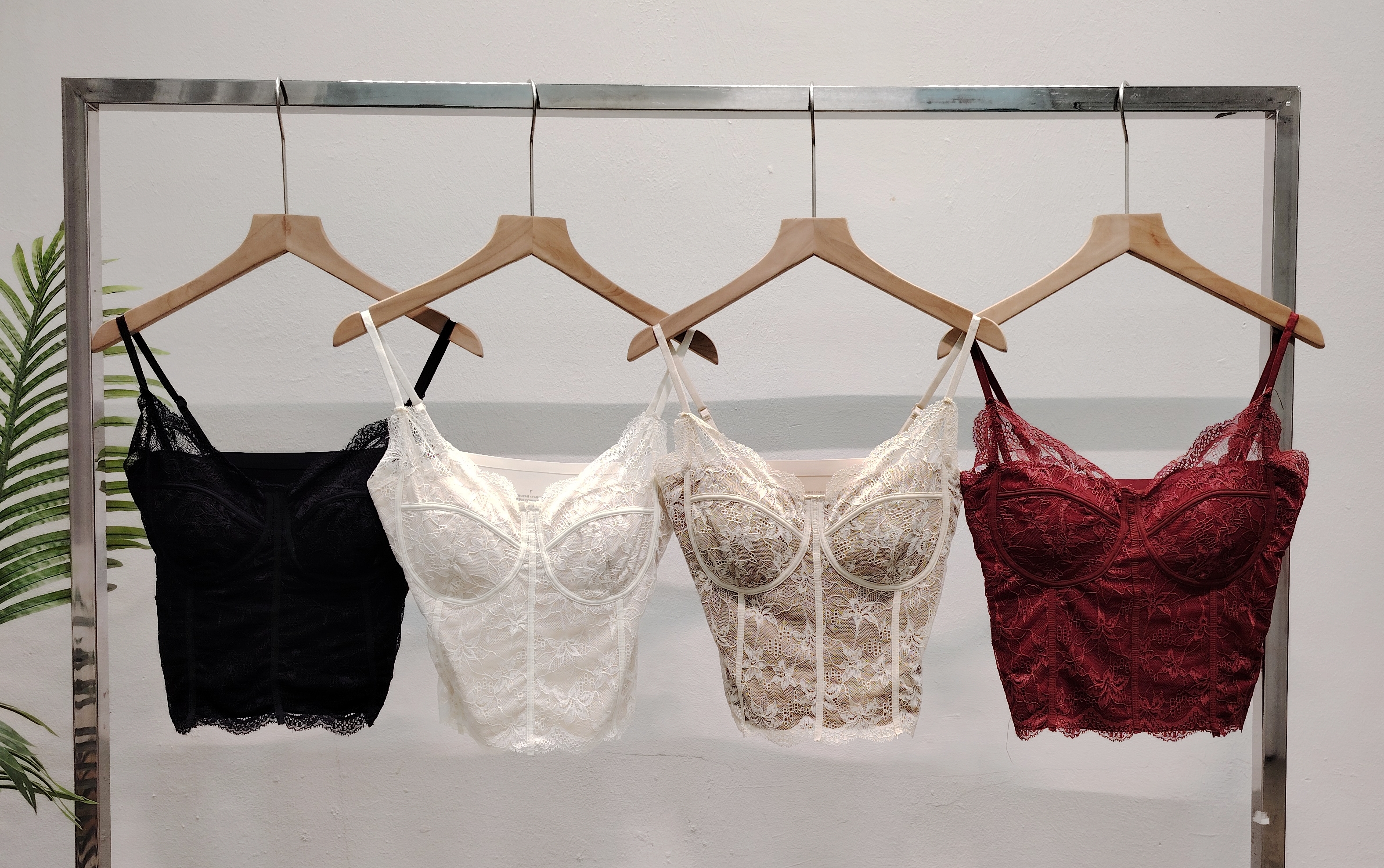 6100 Lace Built In Bra