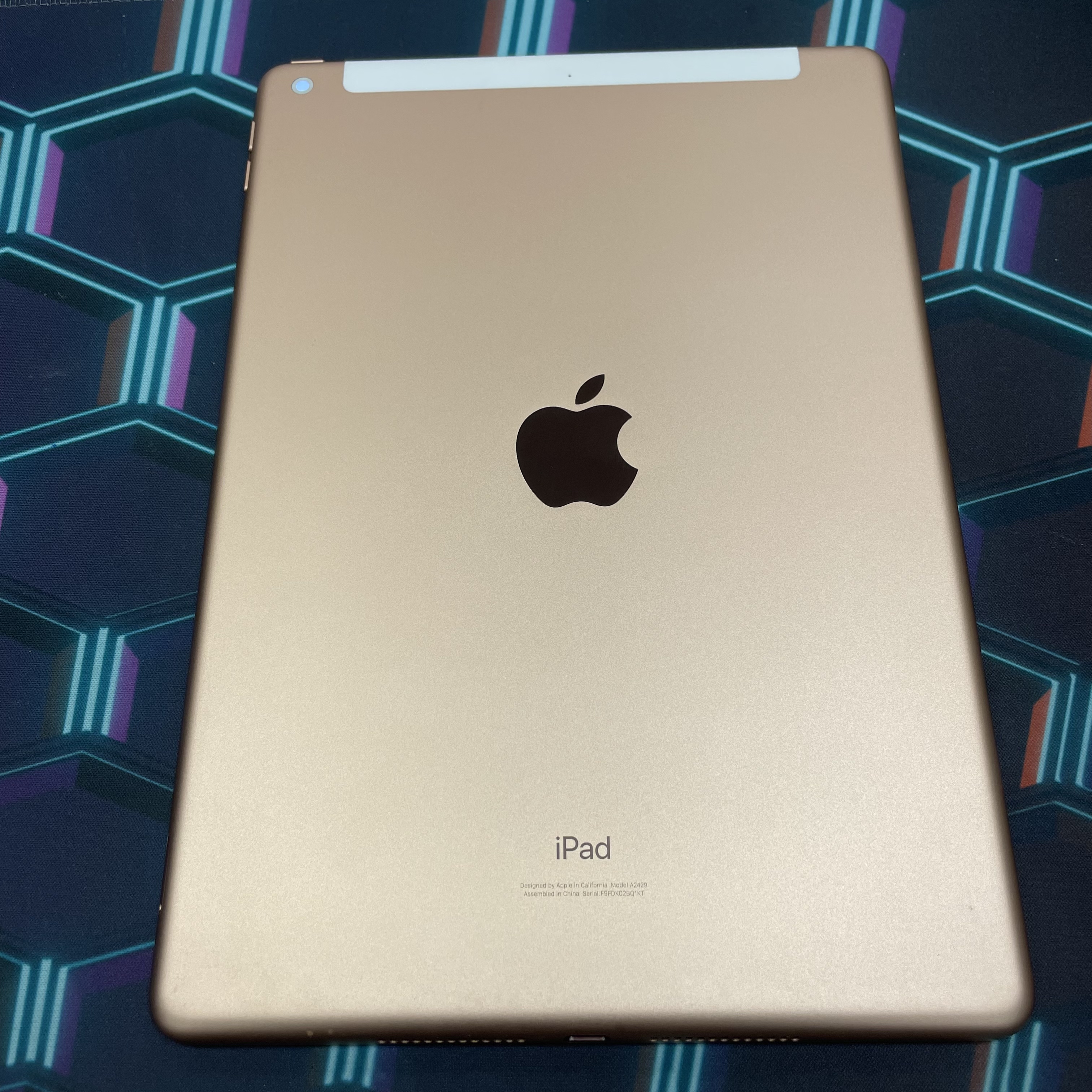 *639298 iPad 8 勁靚機 128GB 插卡版 粉色 pink