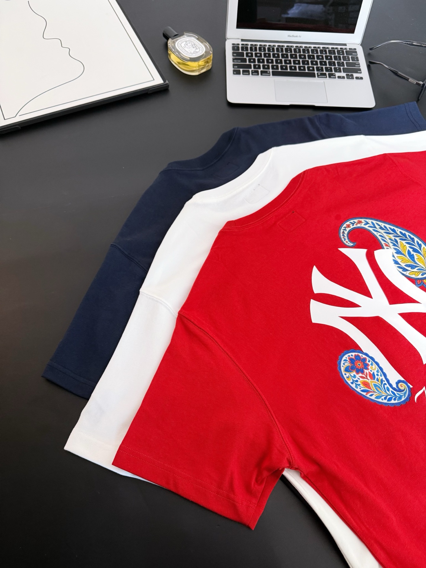 NEW ERA × NY 腰果花印花短袖Tee 