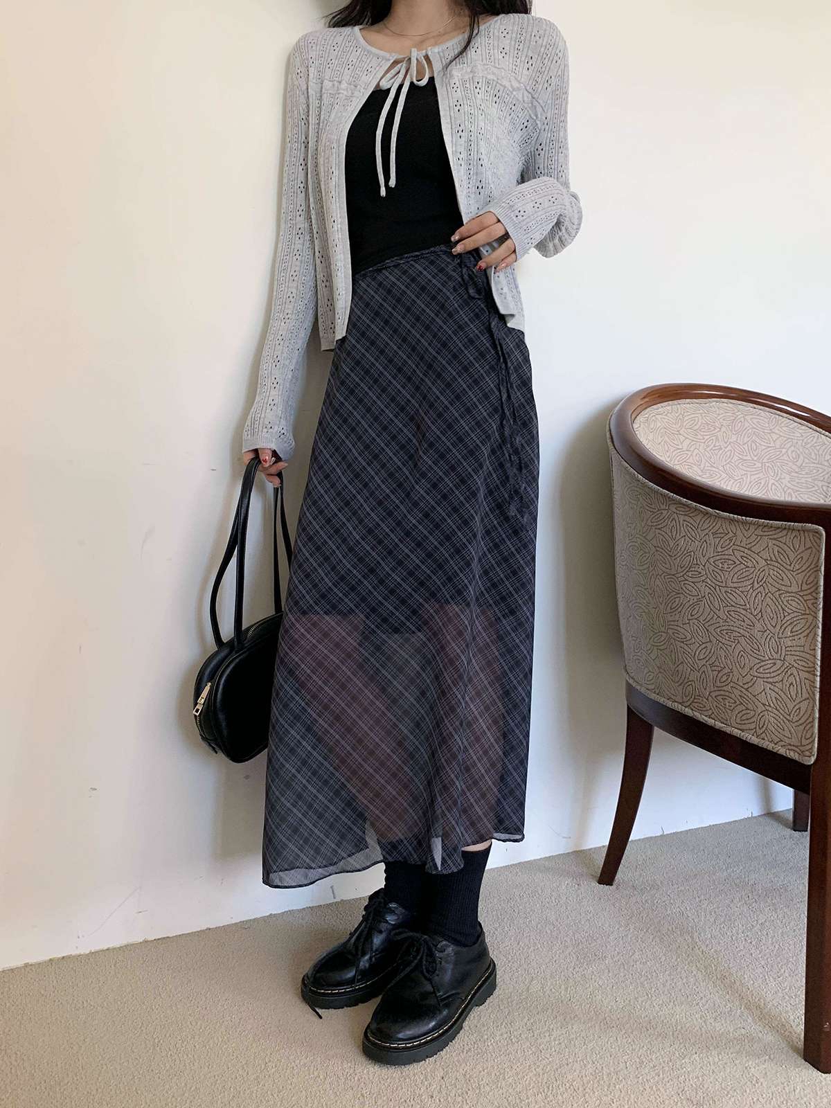 ♡ 斜 格 半 透 長 裙 。