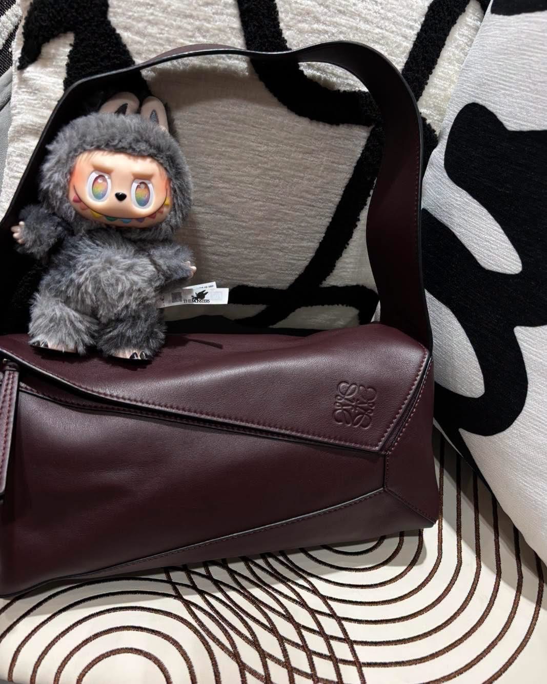 Loewe puzzle hobo calfskin  100%Authentic,95%new ✅dust bag 