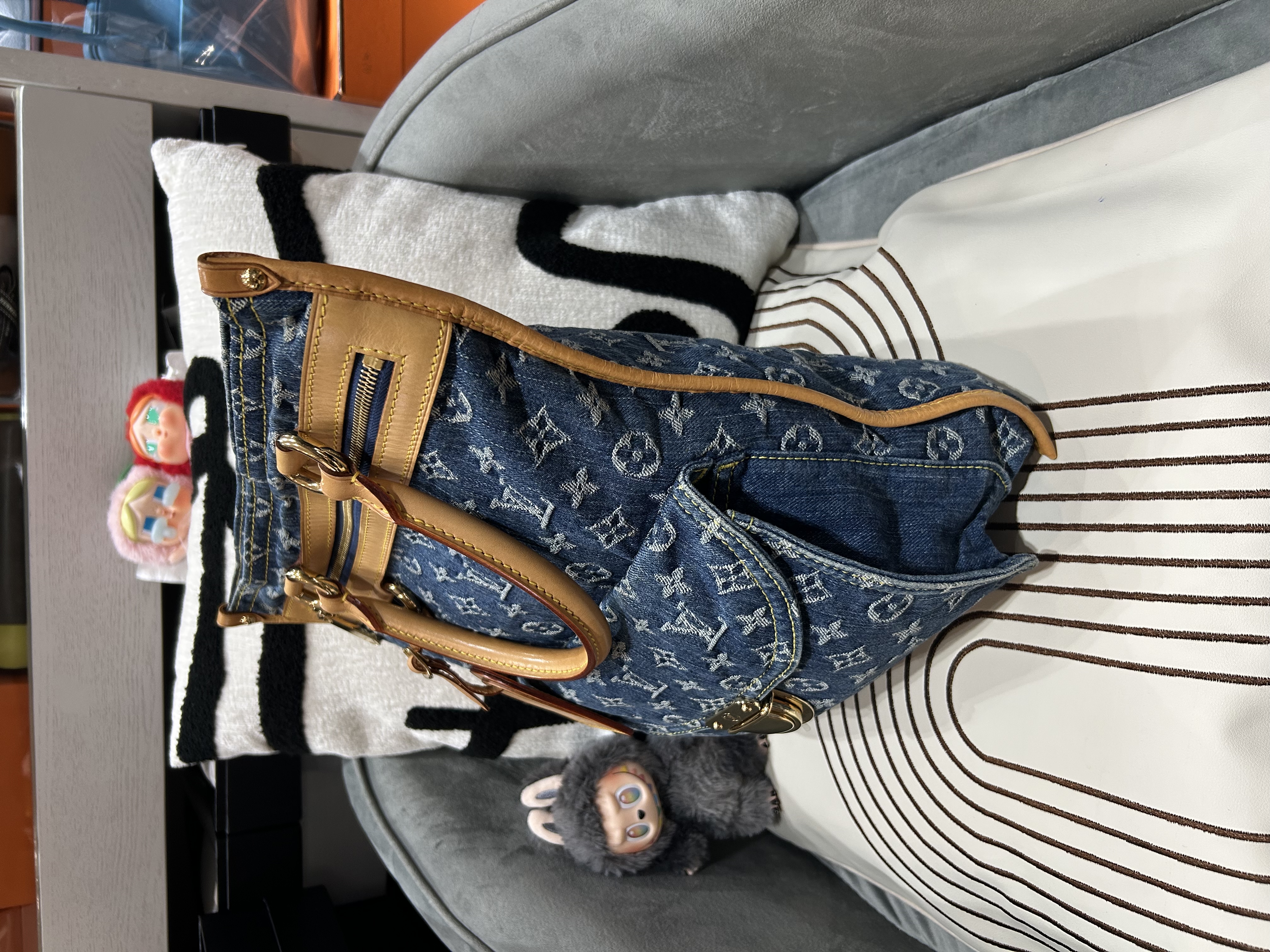 Lv Denim Monogram Flat Shopper 限量版牛仔 M95018 100%Authentic, 95%New ✅Dust bag