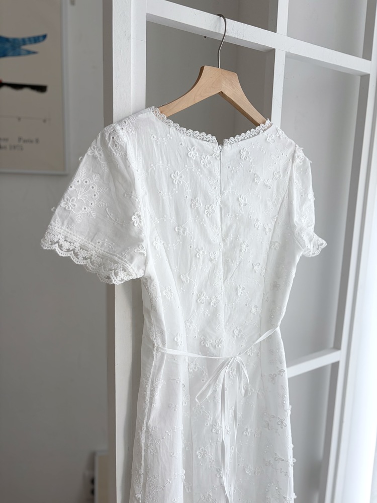 Aurelie Embroidered Dress (White)