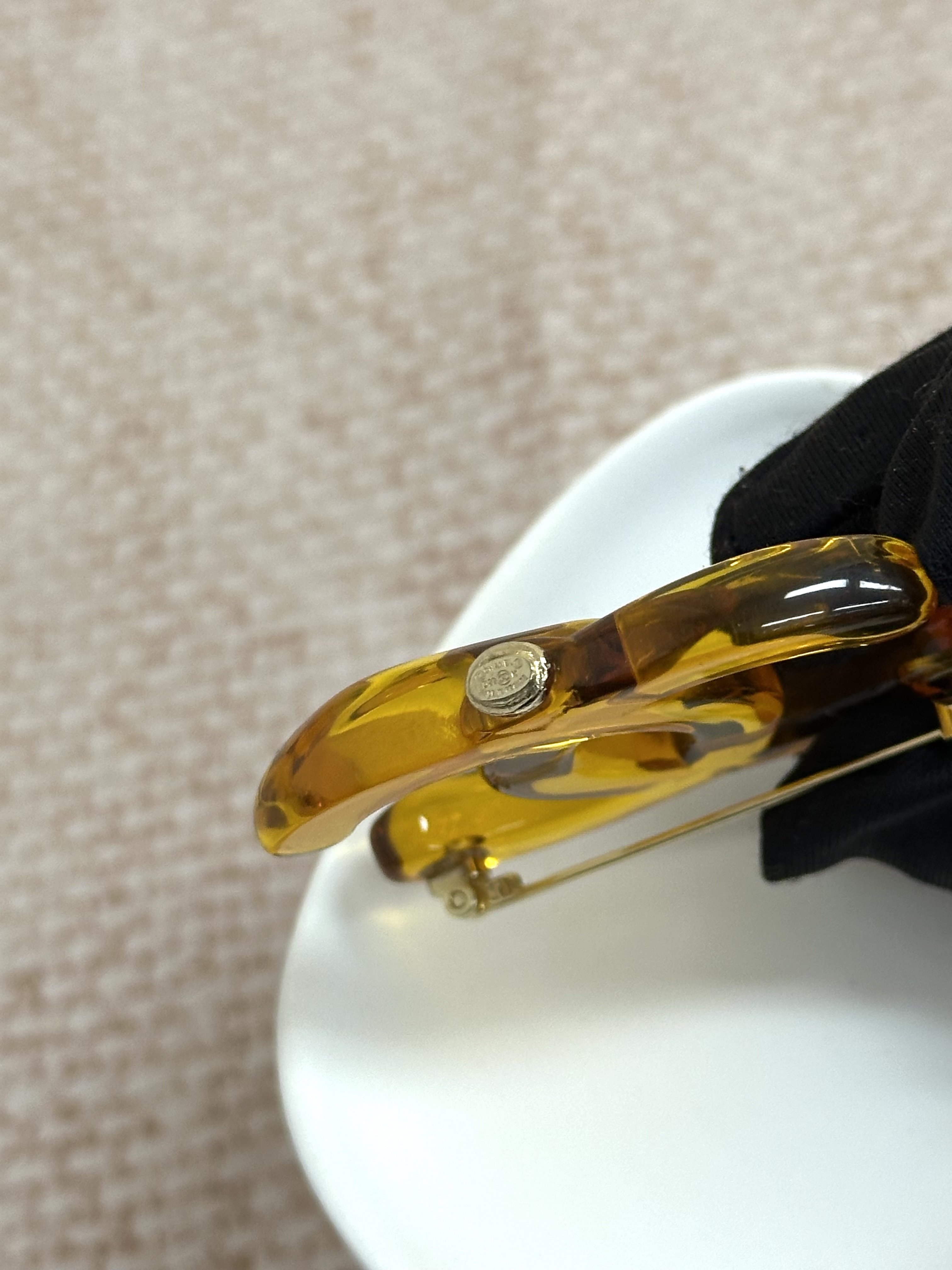 Pre-owned Chanel CC brooch/ Product Code: 26040602