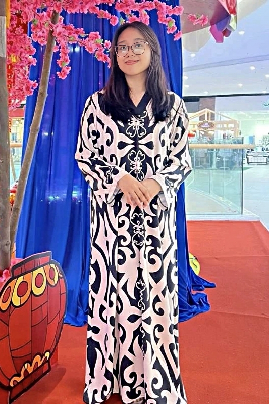 EGYPTIAN CS in Cream Black