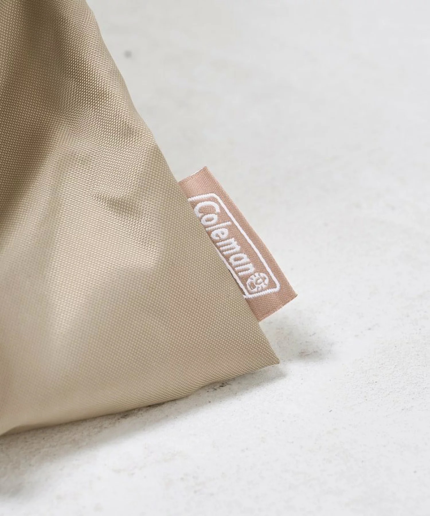 日本代購【 2026新商品 日本直送 FREAK'S STORE x Coleman 別注版 Walker 輕量尼龍 25L 背囊  |  FREAK'S STORE  Exclusive Walker 25L Backpack - Lightweight Nylon 】