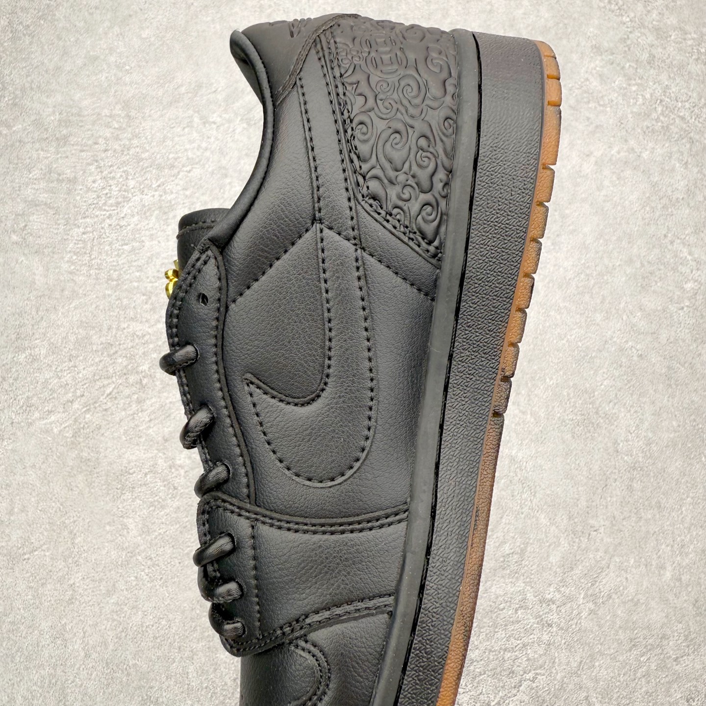 Air Jordan 1 Low OG "Xuan Wu" IO3147-001