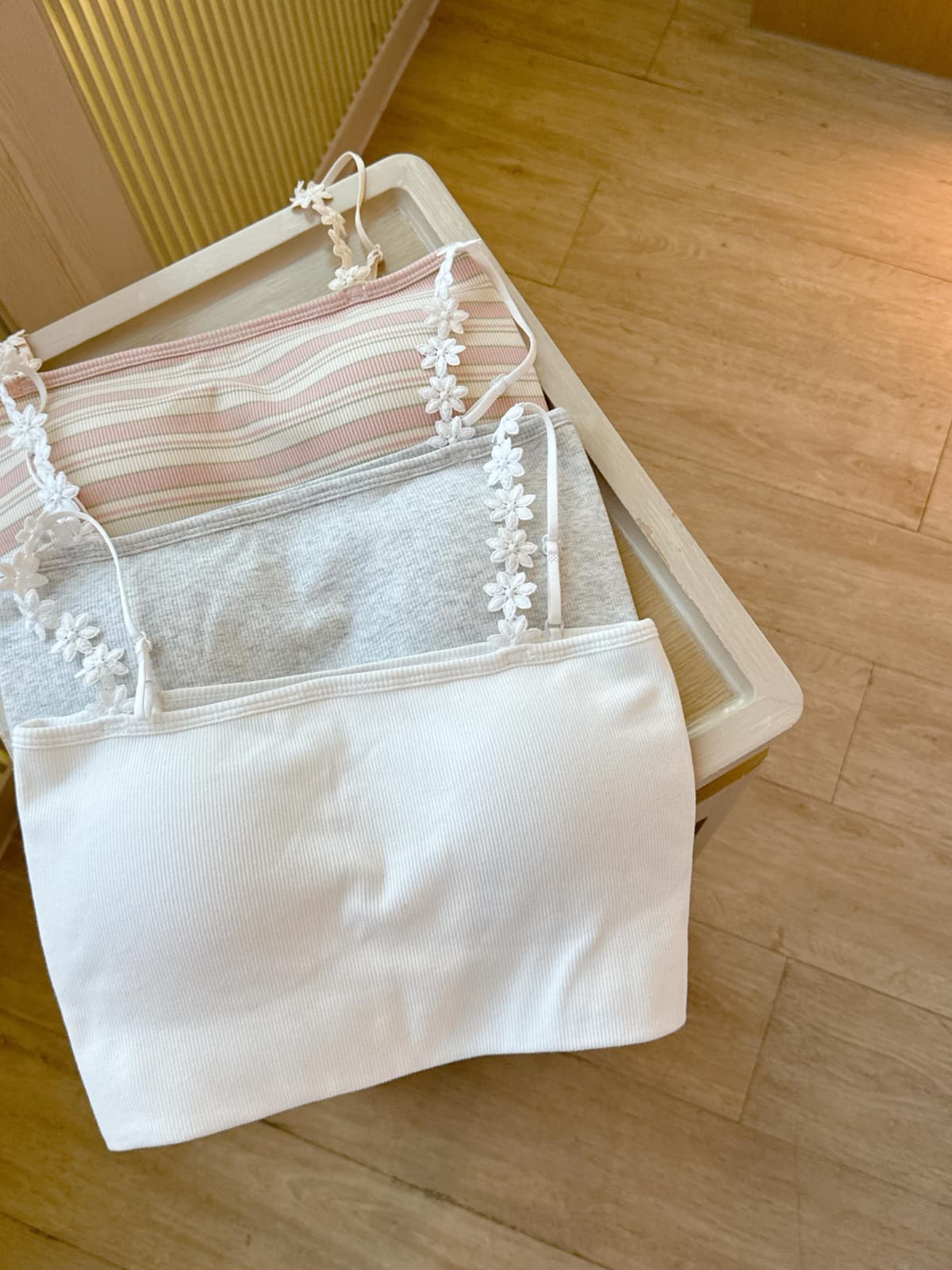 【精緻花花帶】春日感微直紋短背心