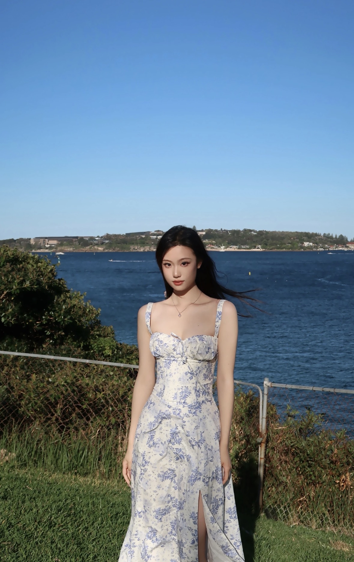 DR432蓝色吊带碎花裙