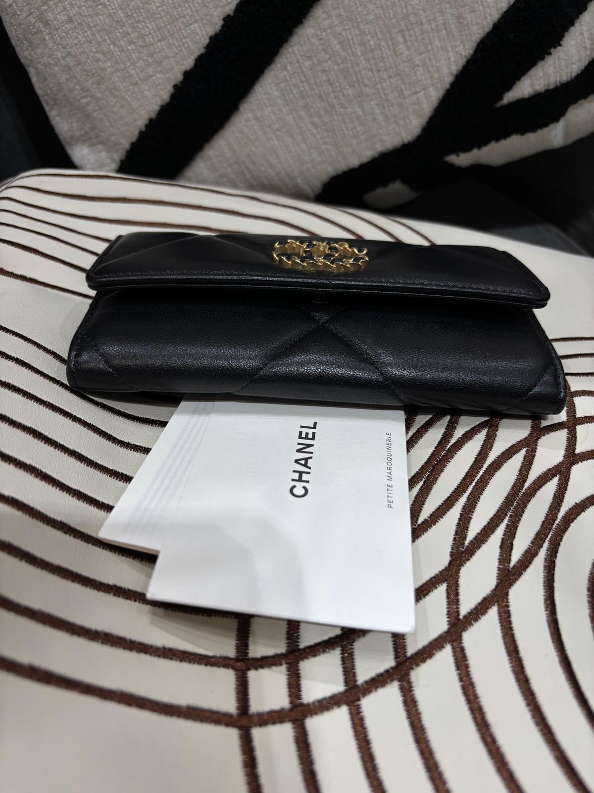 Chanel 19 wallet 中銀包 100%Authentic,98%new ✅晶片✅收據✅dust bag