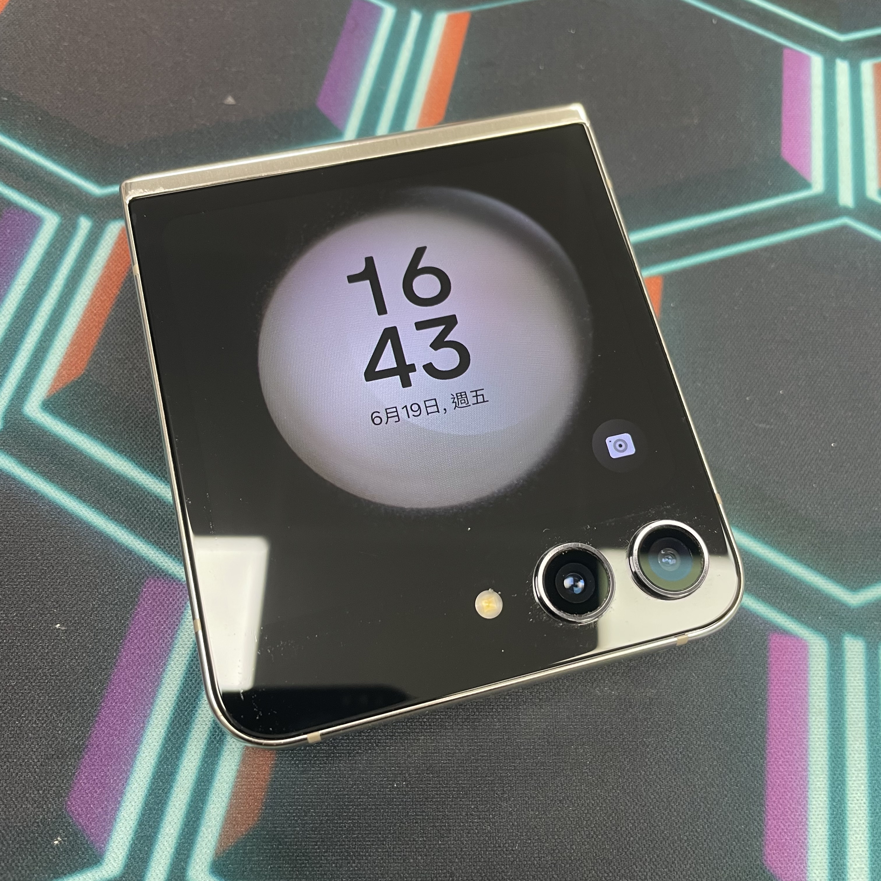 *6794B Galaxy Z Flip 5 完美場 8+256GB 白色 white 國際版