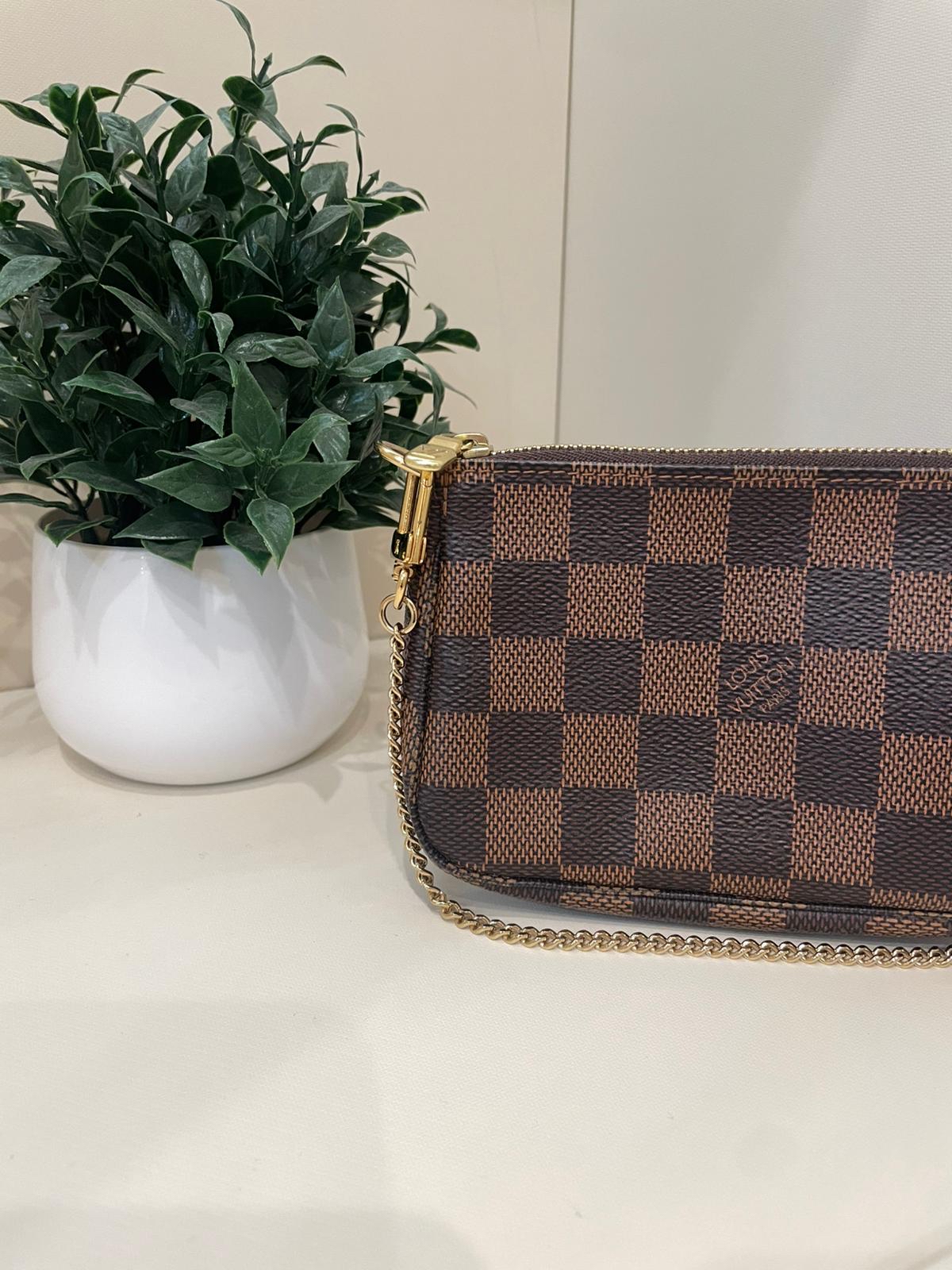 LV Mini Pochette 100%Authentic, 99%New ✅box