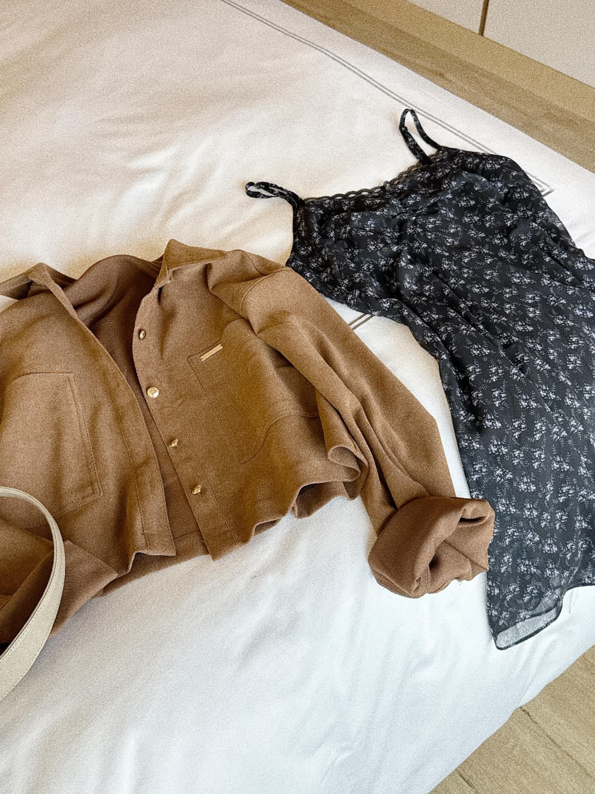 【氣質款式】喱士邊碎花吊帶連身裙